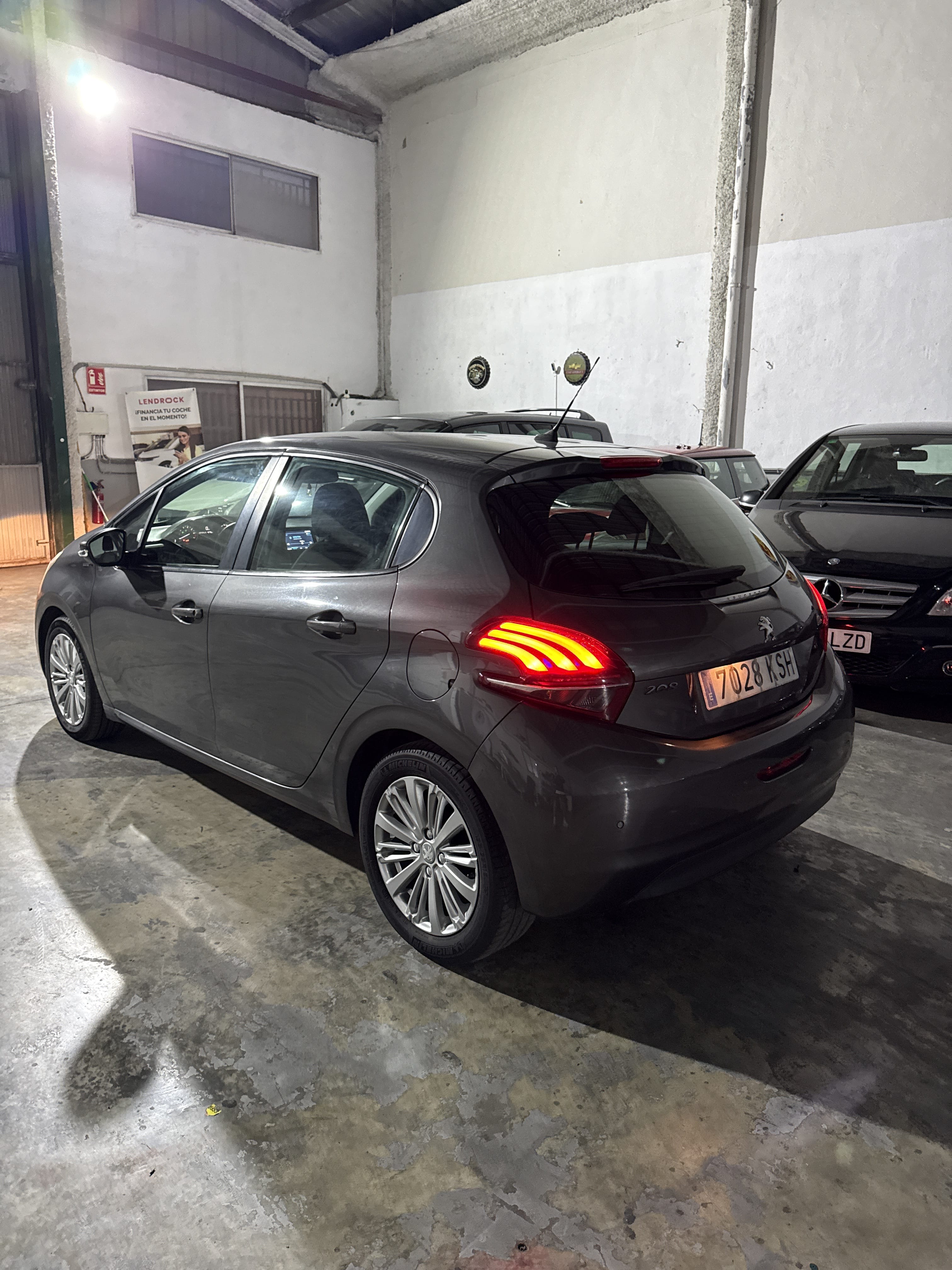 Peugeot 208 con Control de velocidad