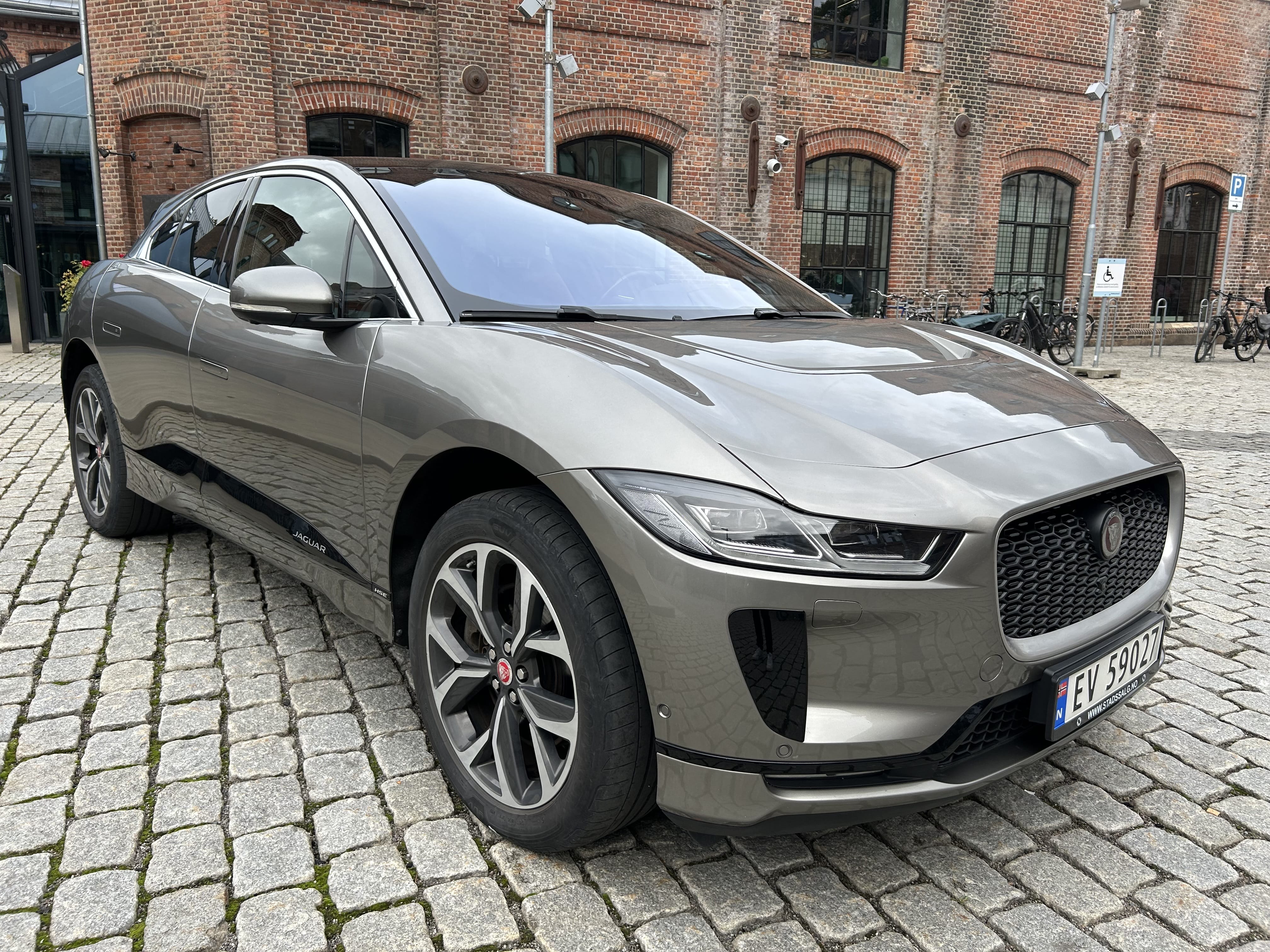 Jaguar I-Pace EV400 HSE med Firehjulstrekk
