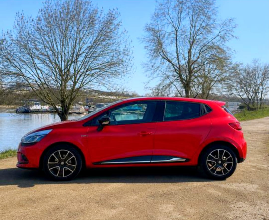 Renault Clio Éco - Gare de Sète à 2min / Clim / Accés autonome avec Climatisation