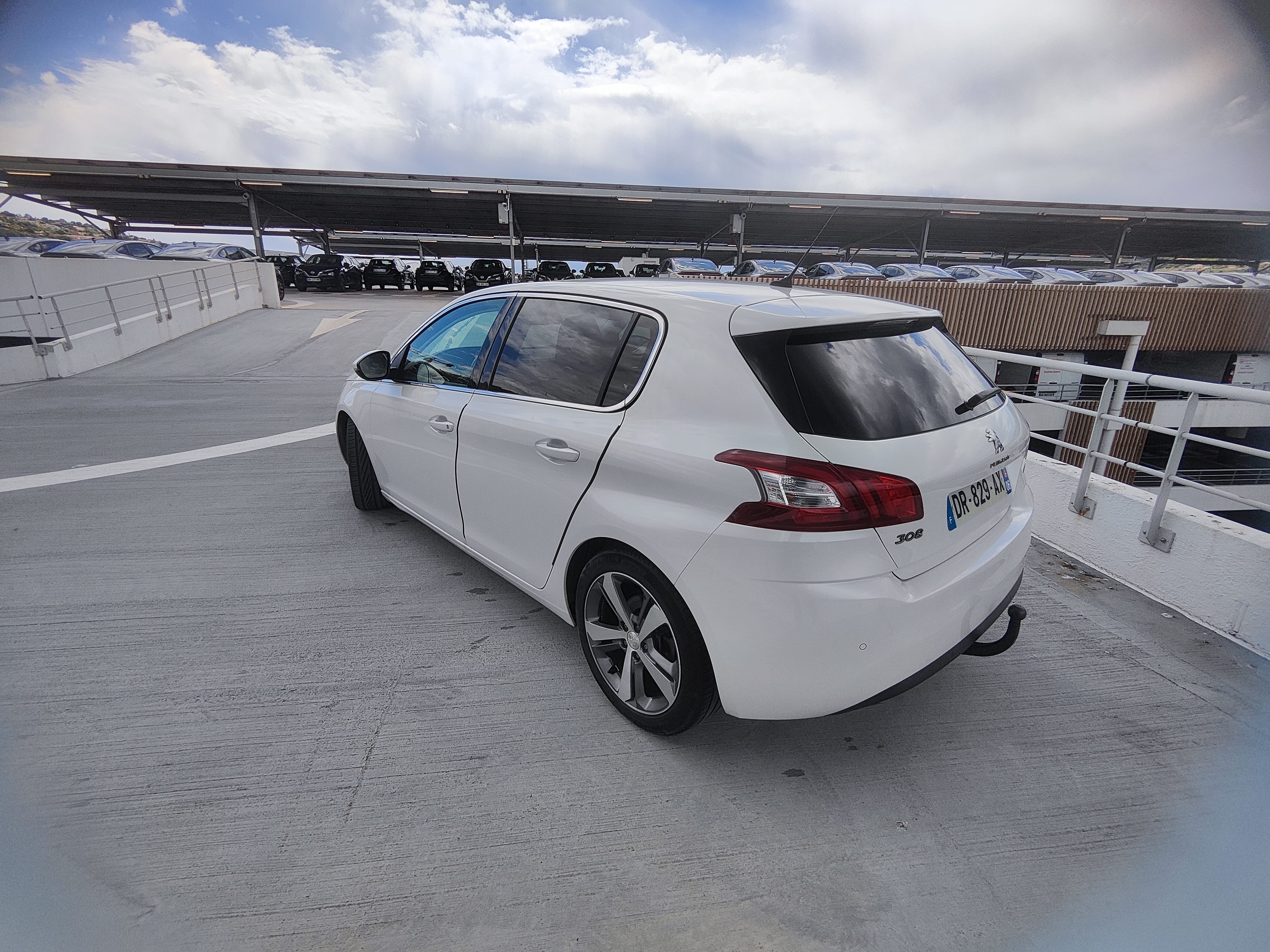 Peugeot 308 1.6 130cv with Baby seat