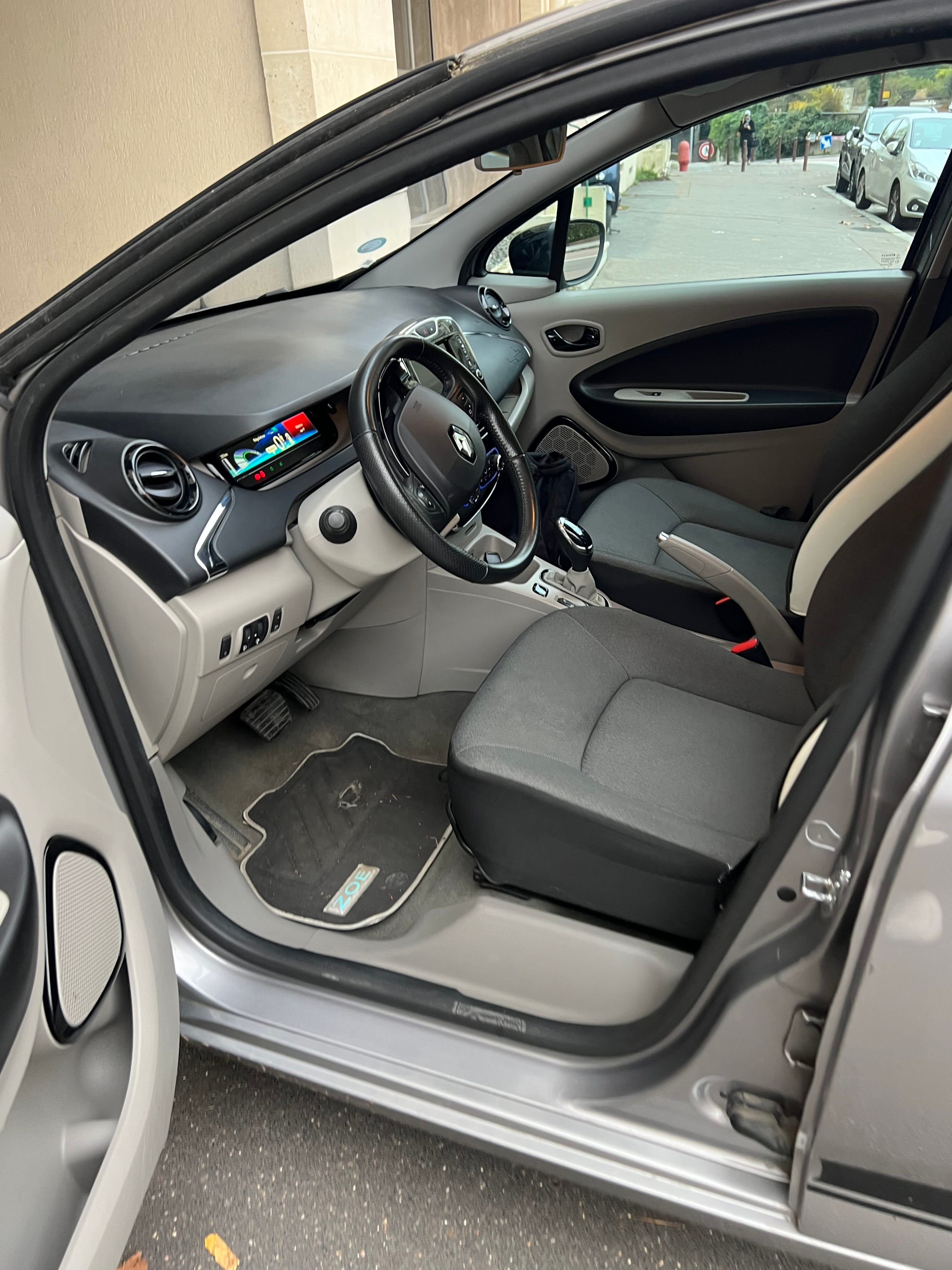 Renault ZOE - Intens - 125 km d'autonomie avec Entrée audio / iPod