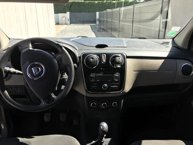 Dacia Lodgy 1,5 DCI avec Pneus neige