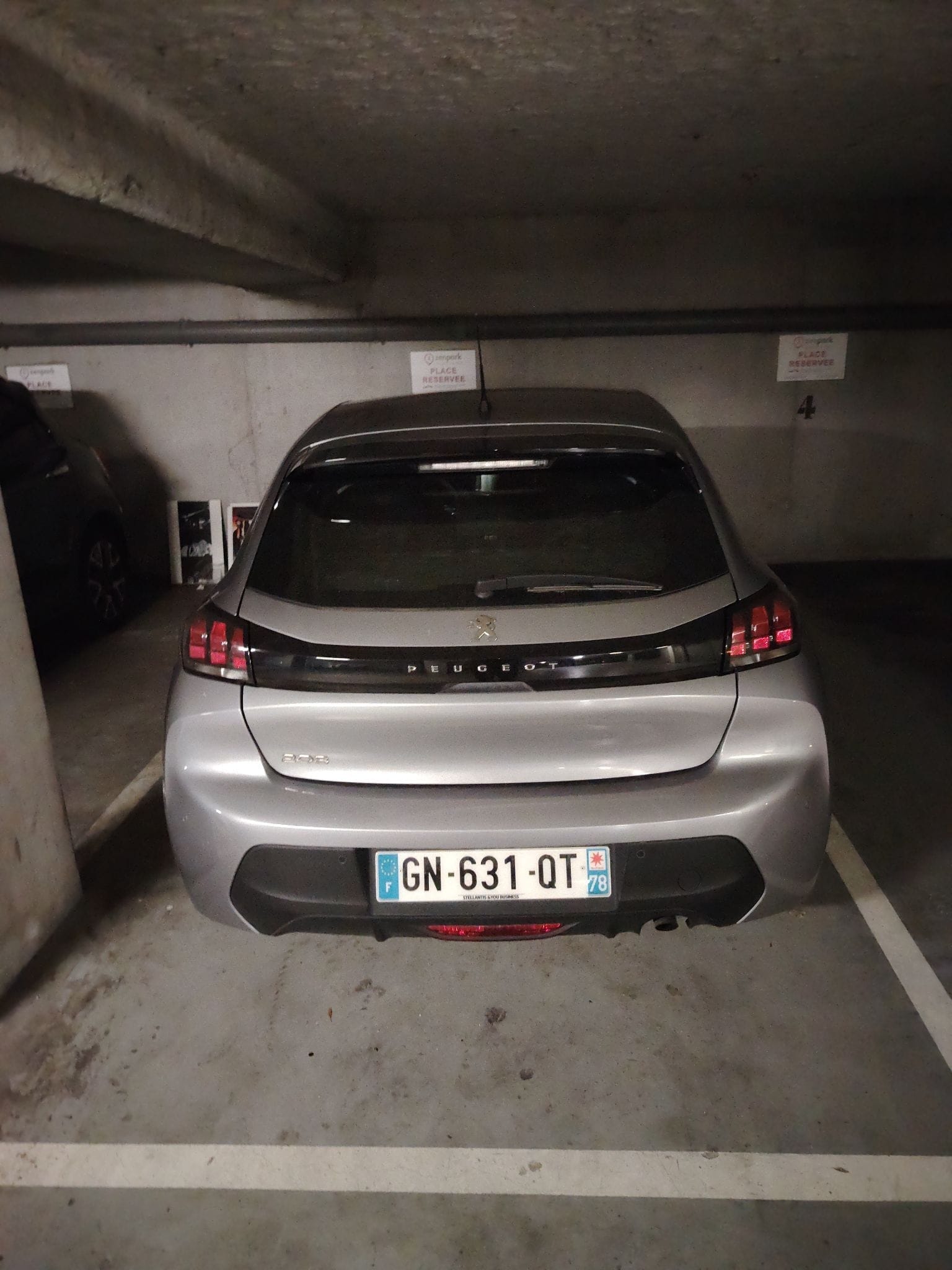 Peugeot 208 avec GPS