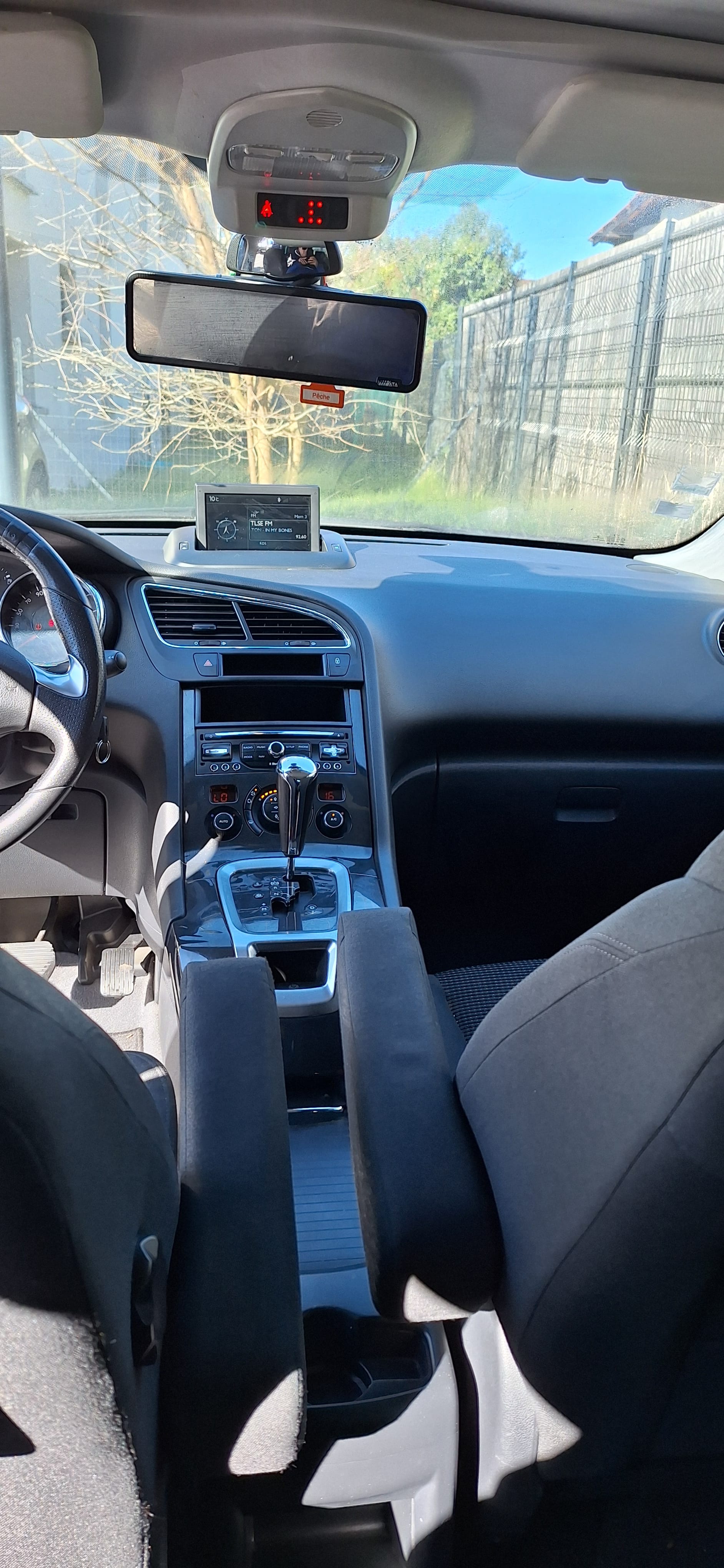 Peugeot 5008 avec Siège bébé