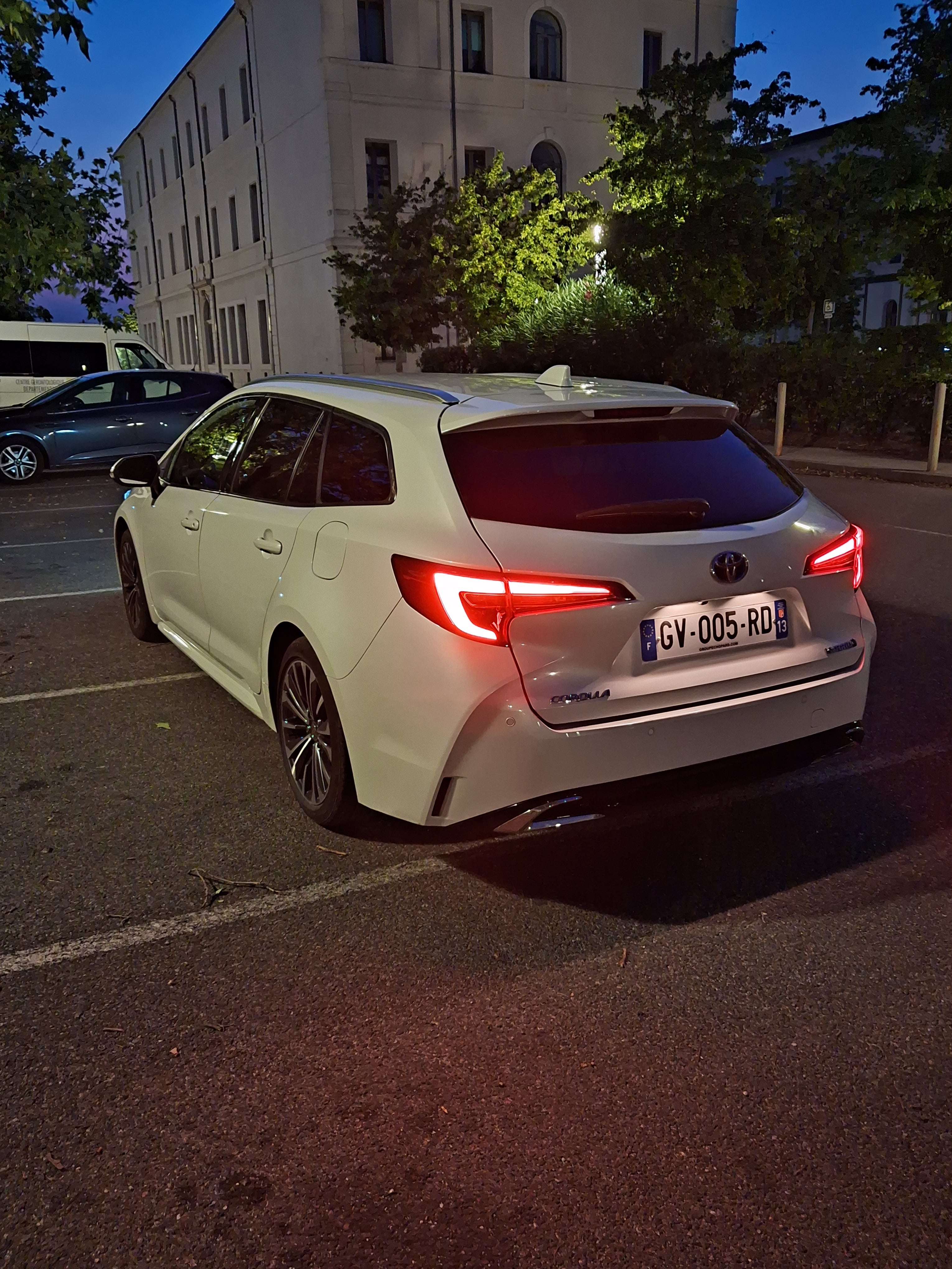 Toyota Corolla Break Hybride avec Climatisation