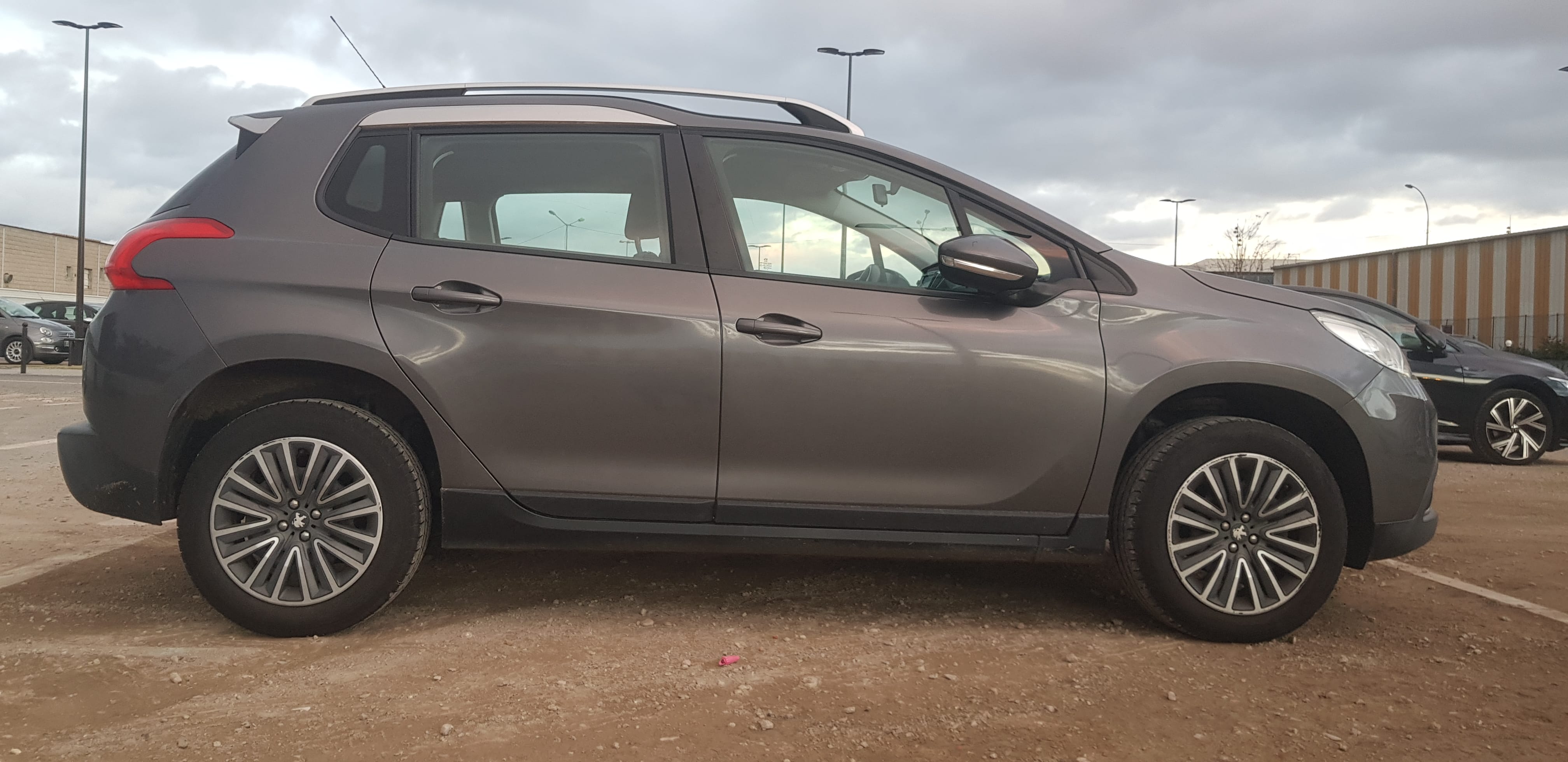Peugeot 2008 1.2 puretech 82ch bvm5 style