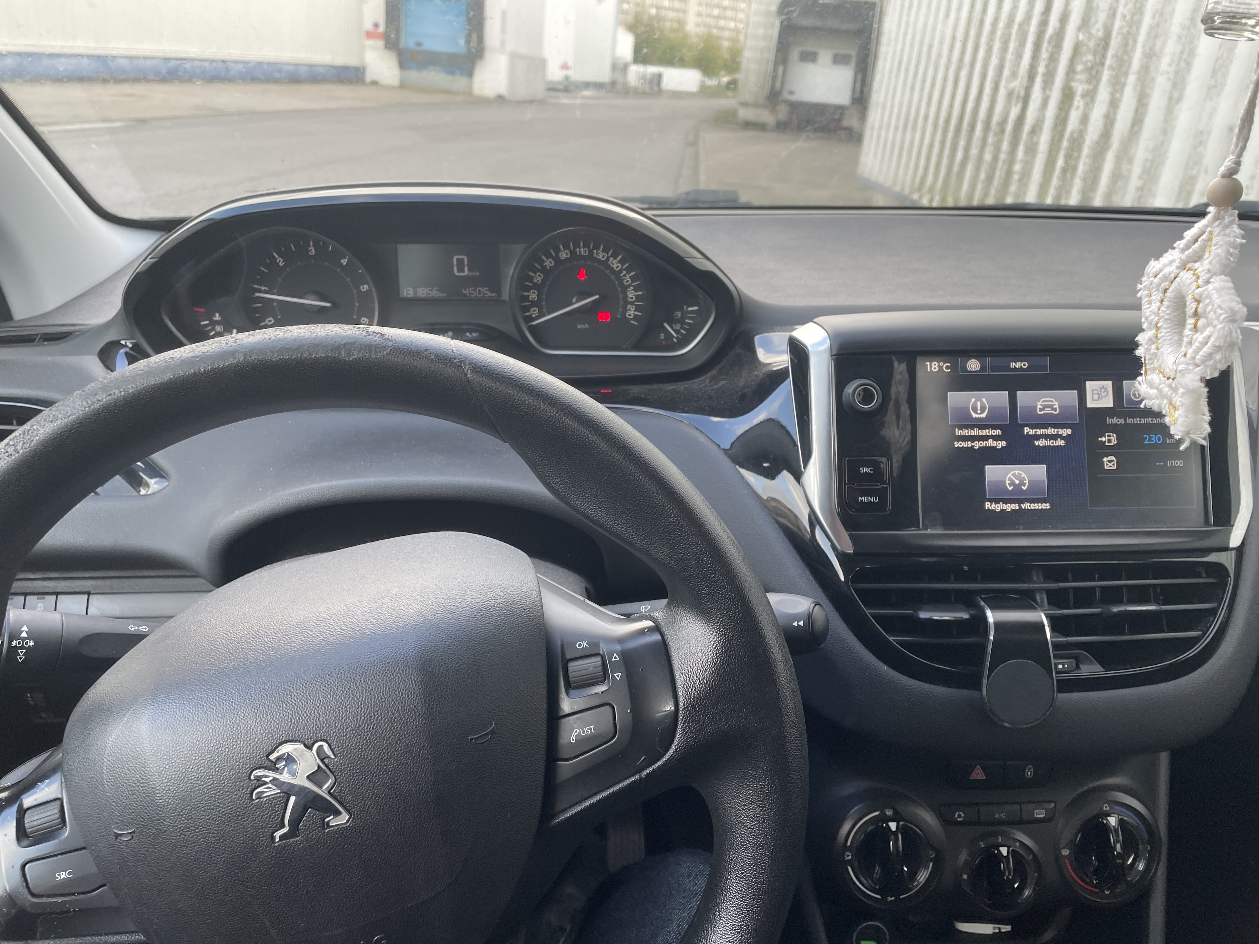 Peugeot 208 avec GPS