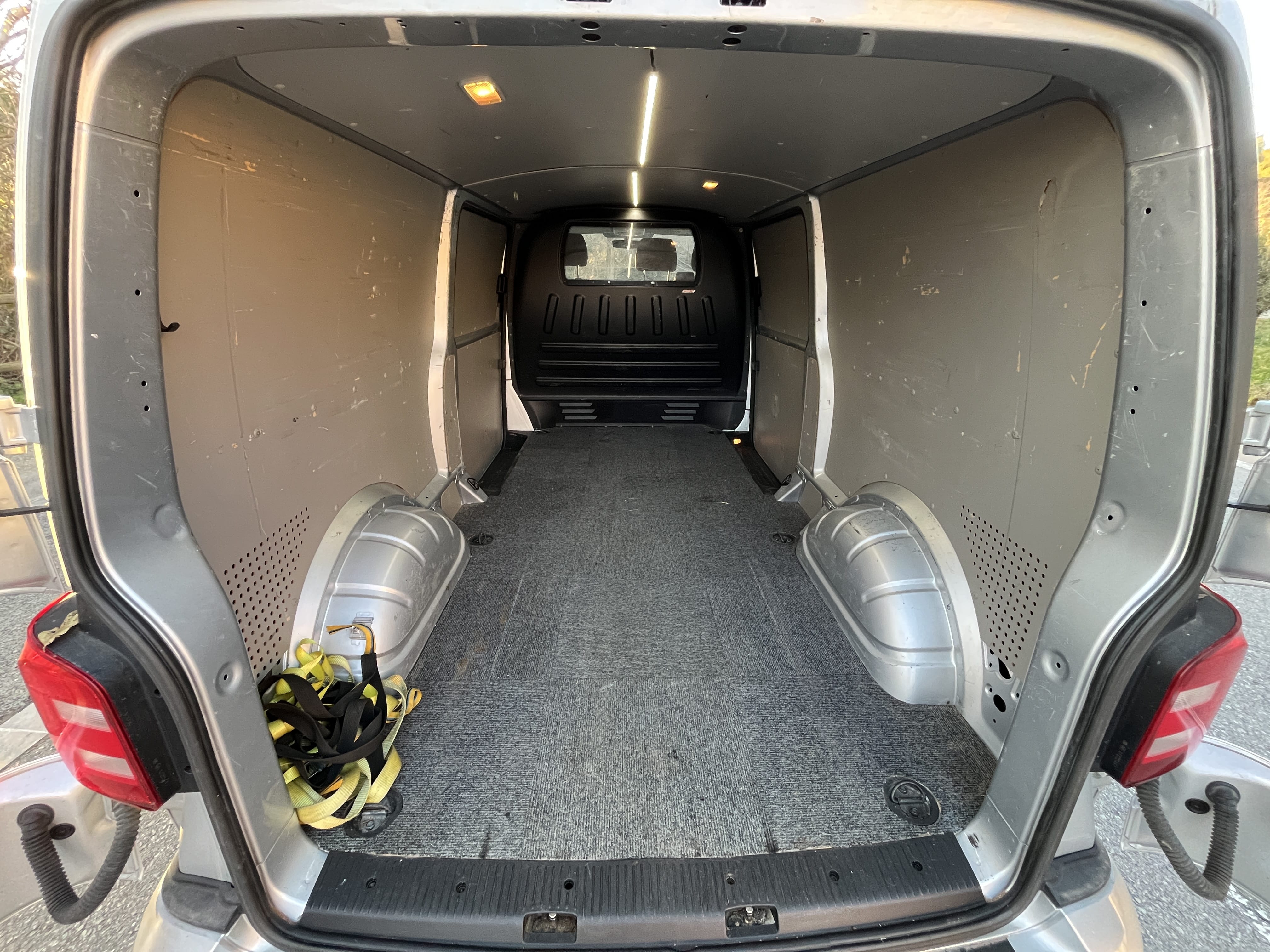 Volkswagen Transporter 2.0 TDI with Snow tires