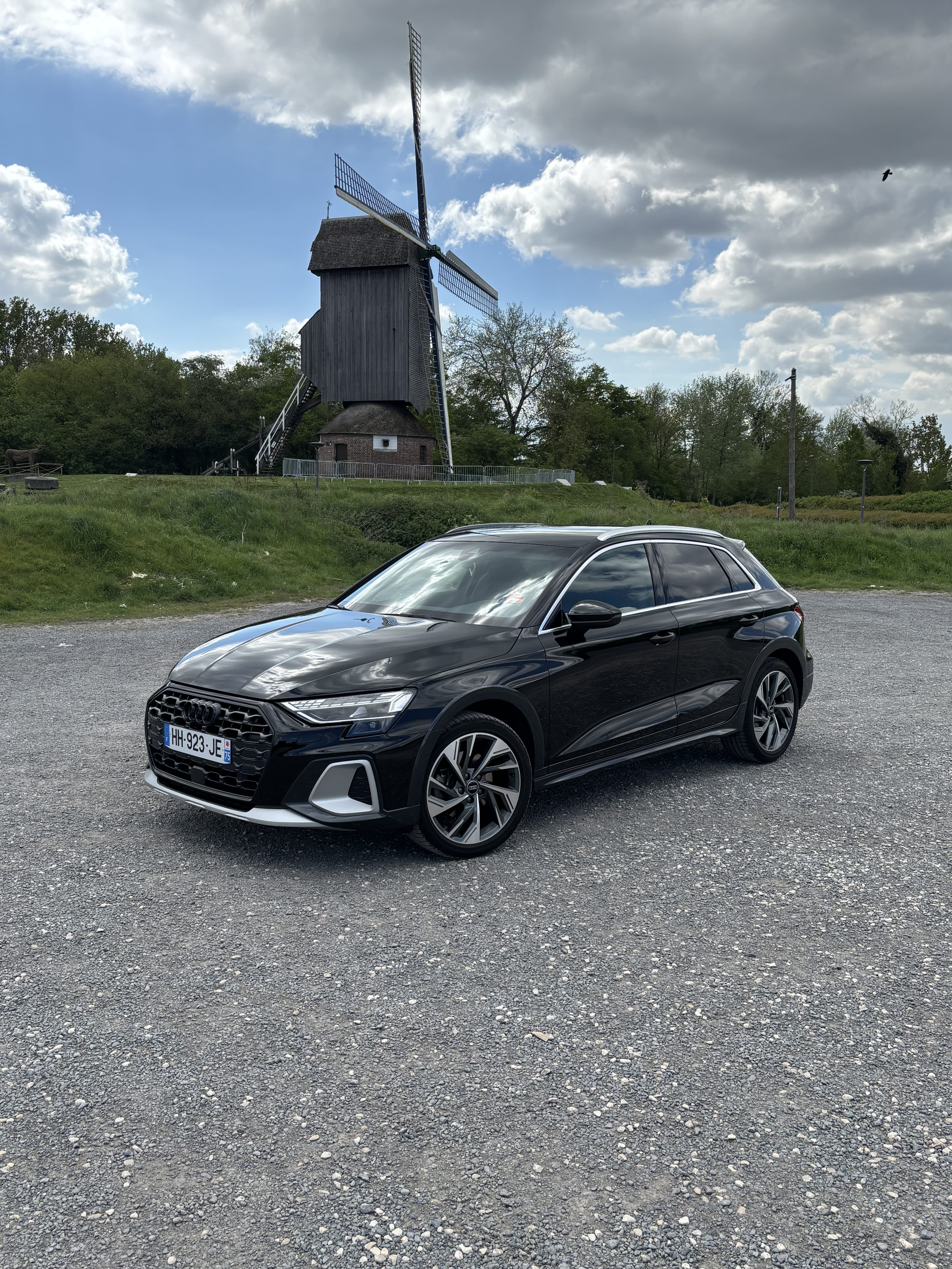 Audi A3, 2025, Essence 95 / Électrique (hybride), automatique