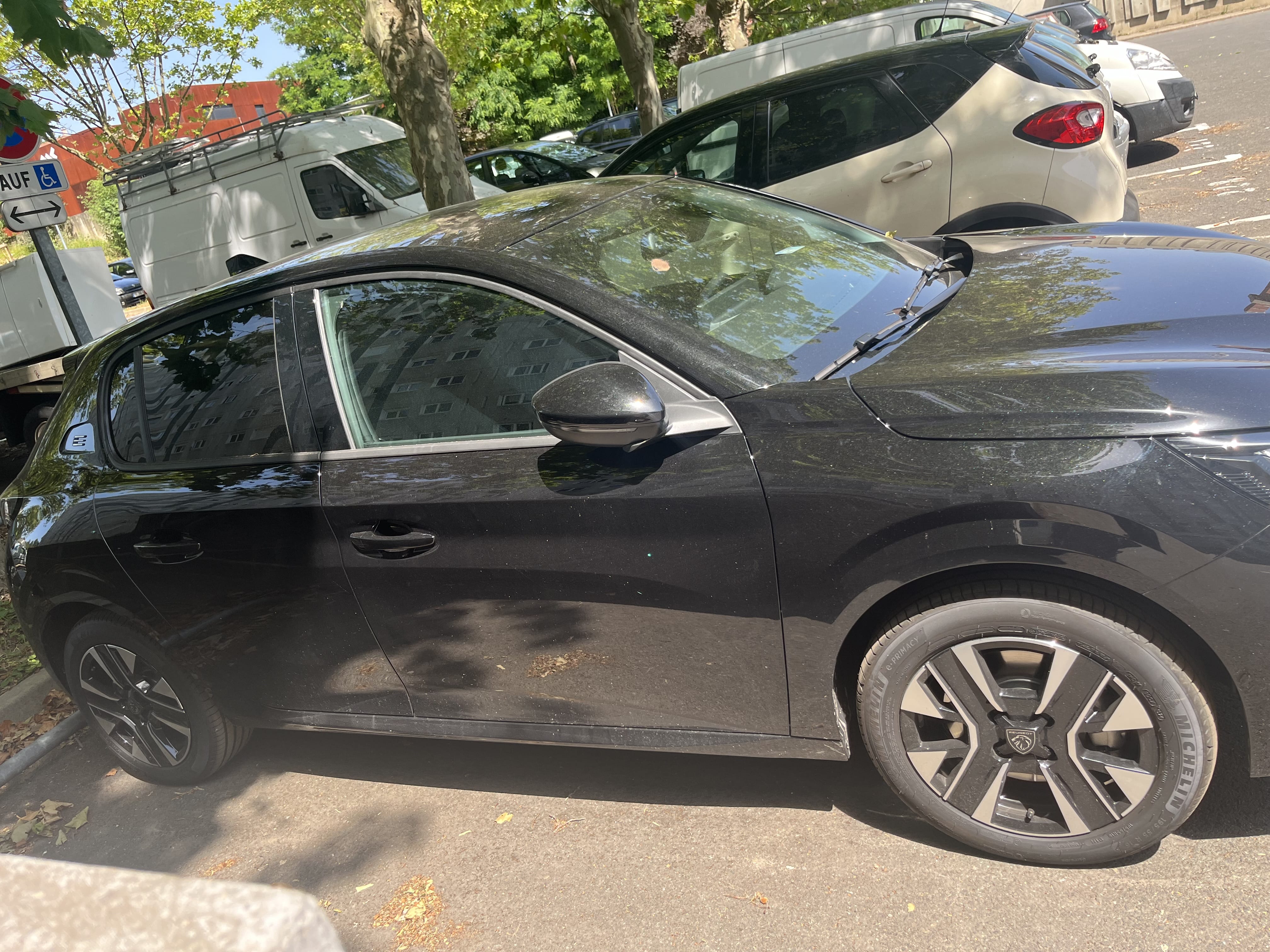 Peugeot e-208 Style avec Climatisation