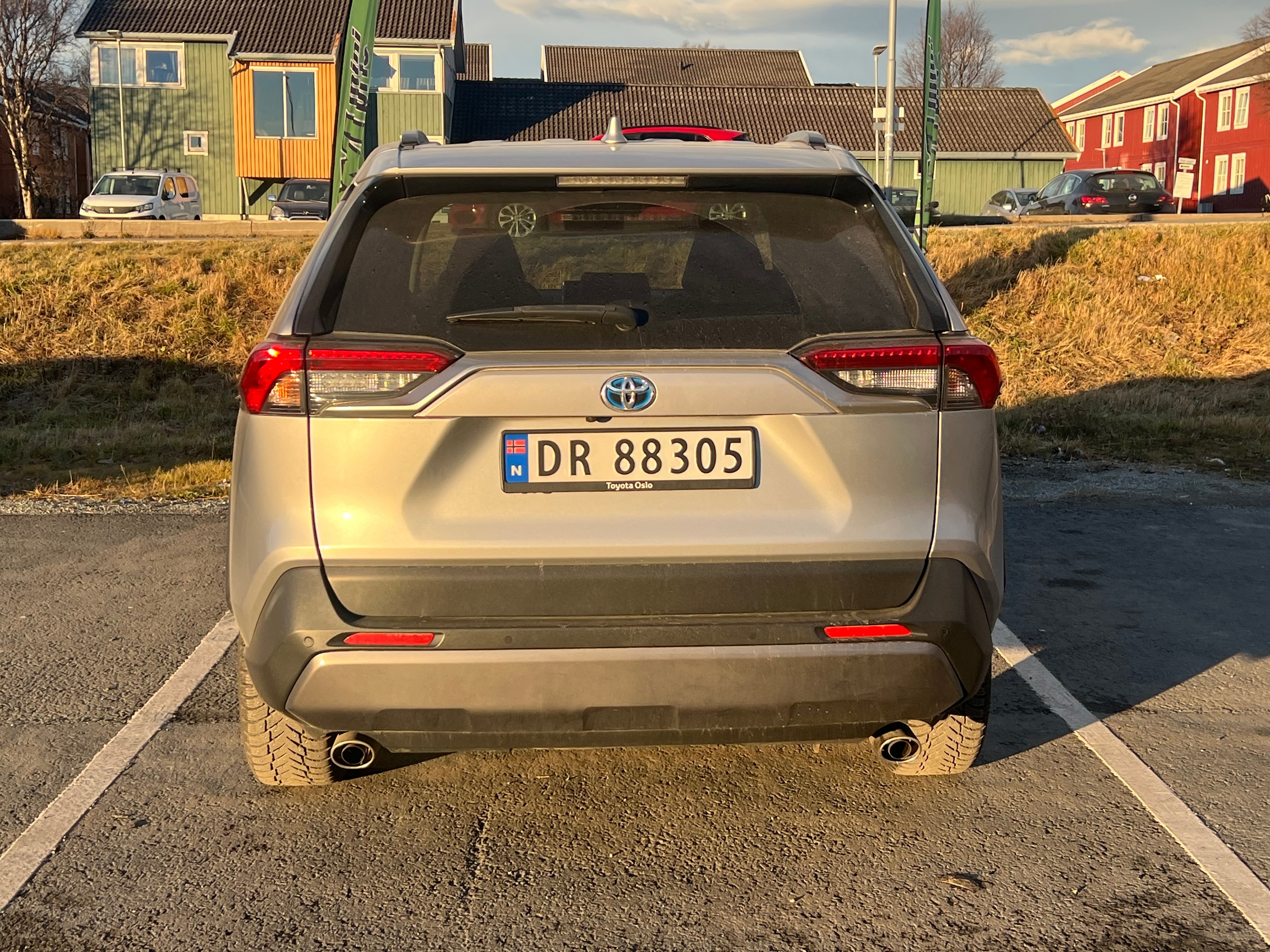 Toyota Rav4 Hybrid XSE with Air conditioning