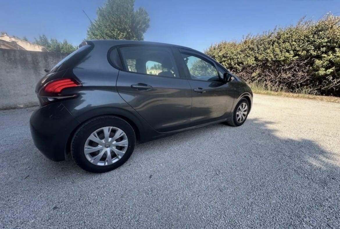 Peugeot 208 avec Régulateur de vitesse