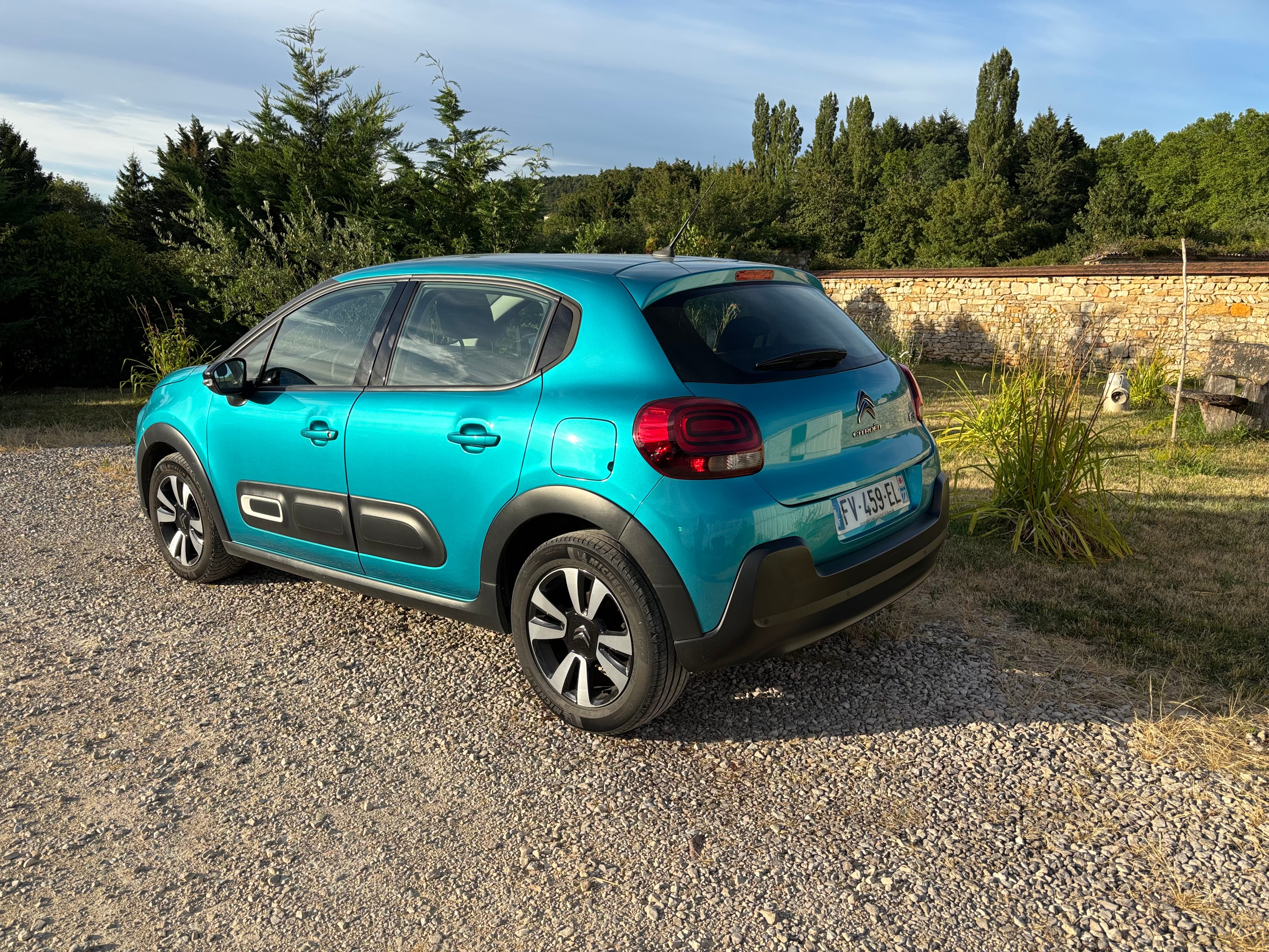 Citroen C3 1,2 110 cv  eat6 automatique avec GPS