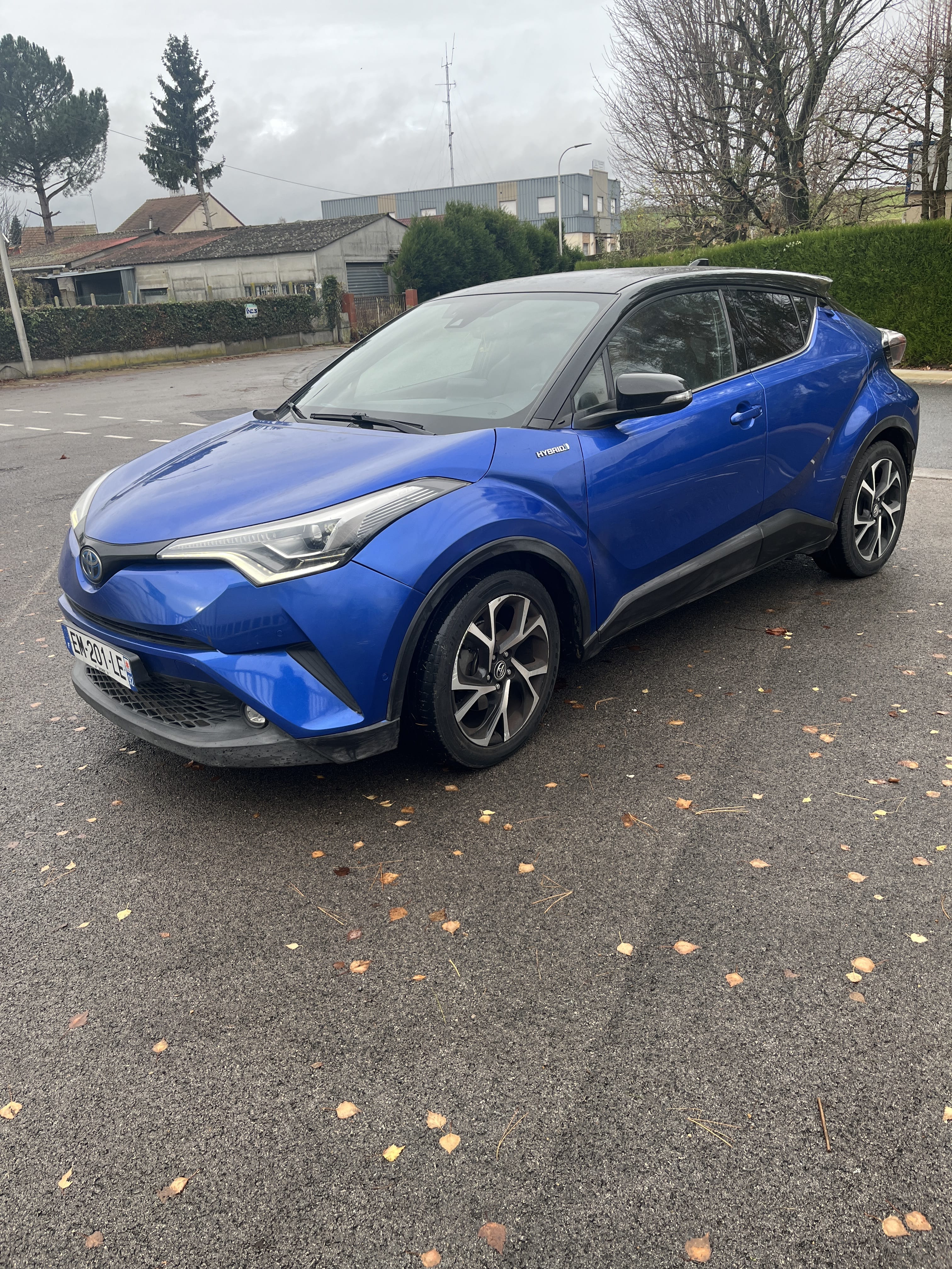 Toyota C-HR Hybrid, 2017, Essence 95 / Électrique (hybride), automatique
