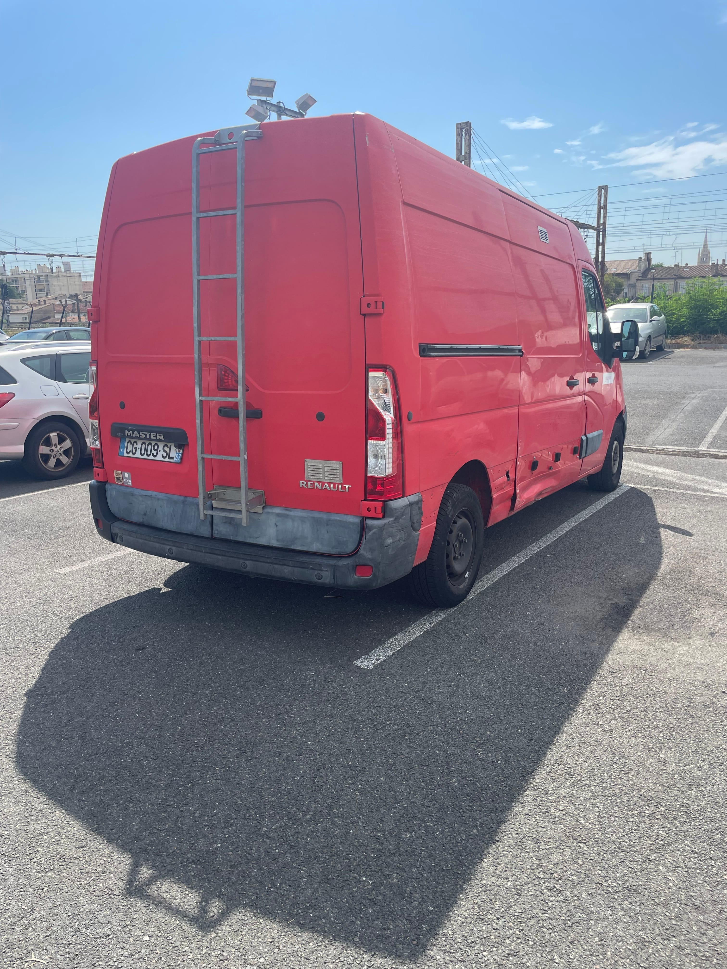Renault Master  Renault Master L2H2 à Libourne – Grand volume, facile à conduire avec permis B !