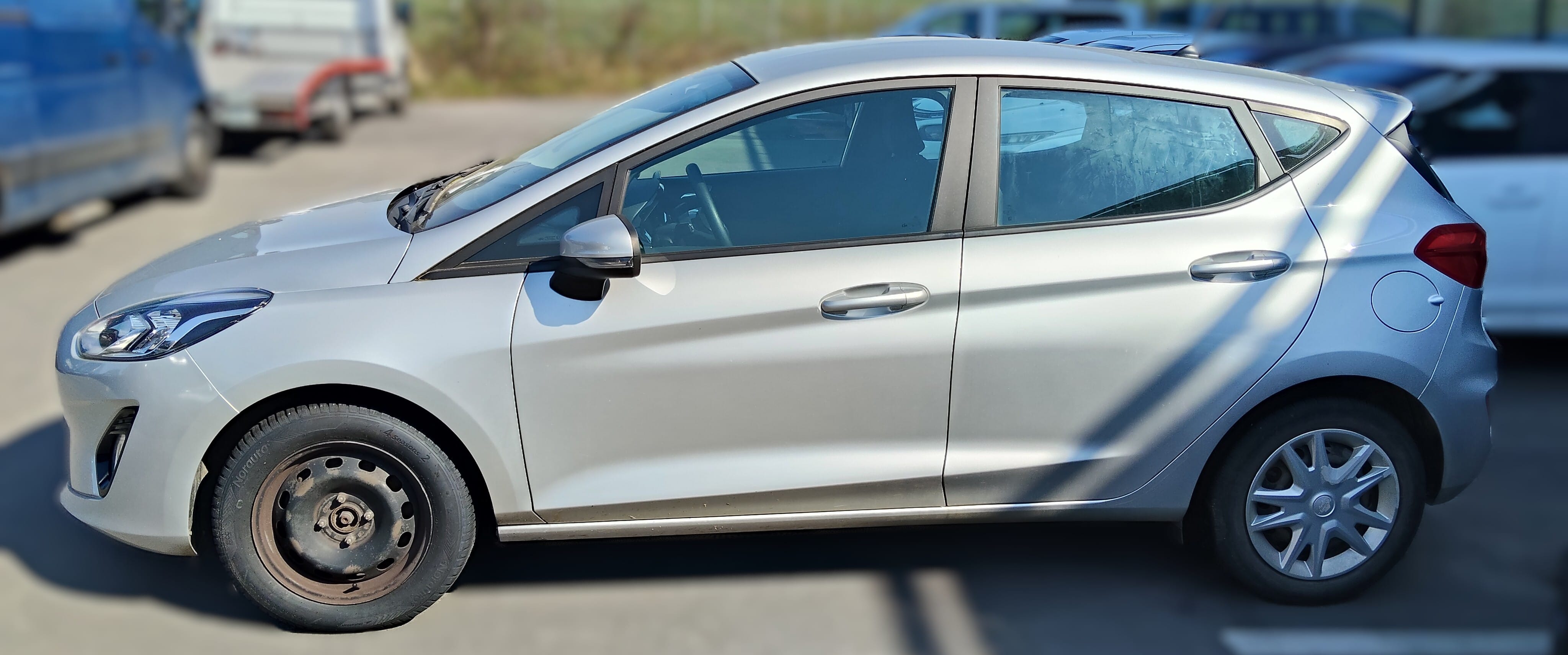 Ford Fiesta avec Autoradio