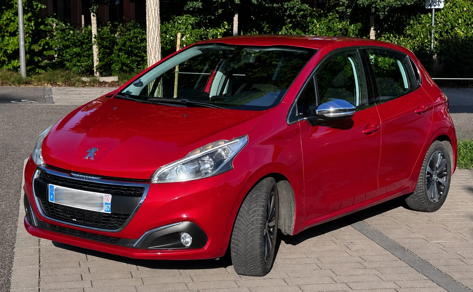 Peugeot 208 Allure 110 ch Essence avec Climatisation