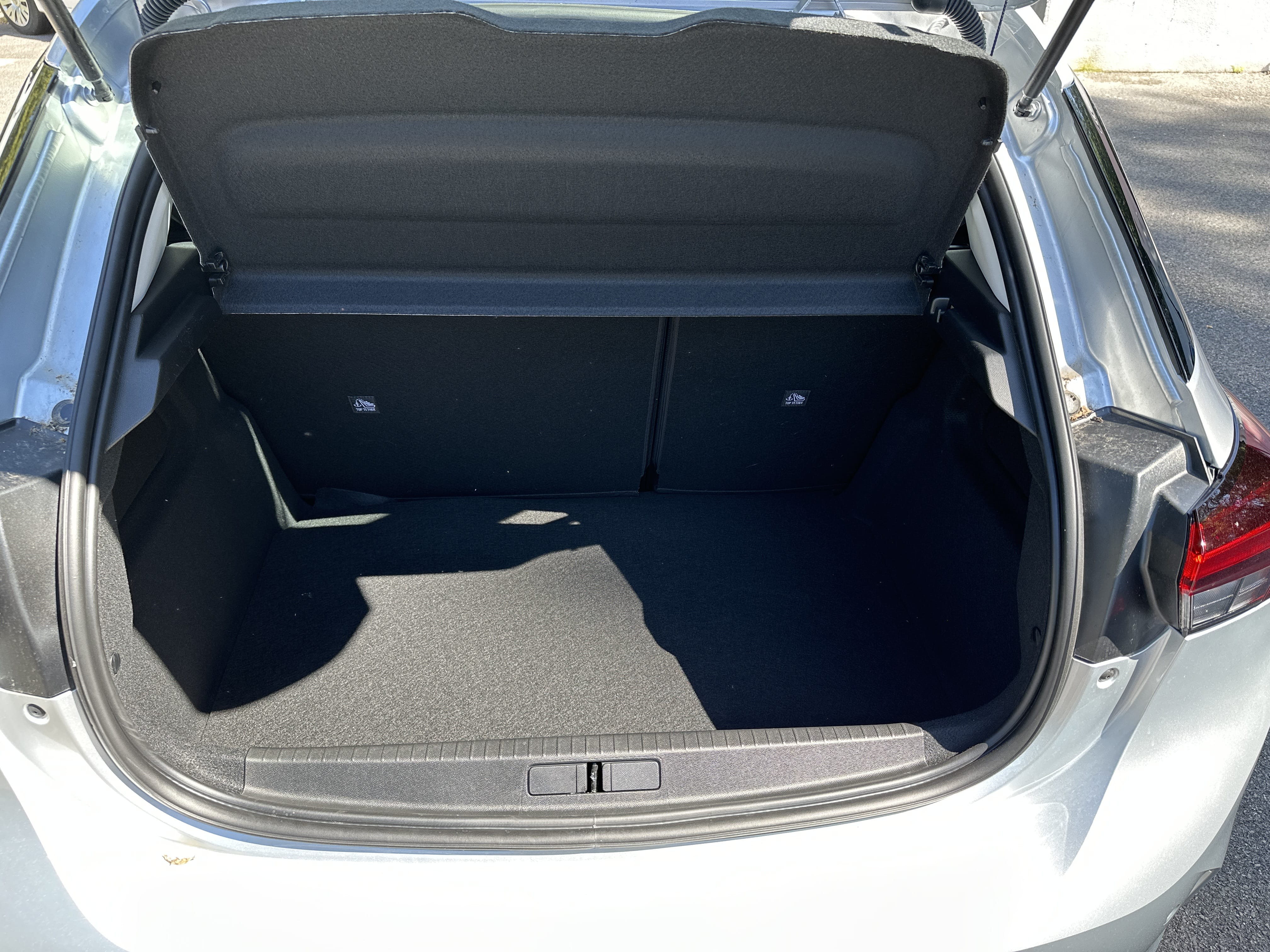 Opel Corsa avec Entrée audio / iPod