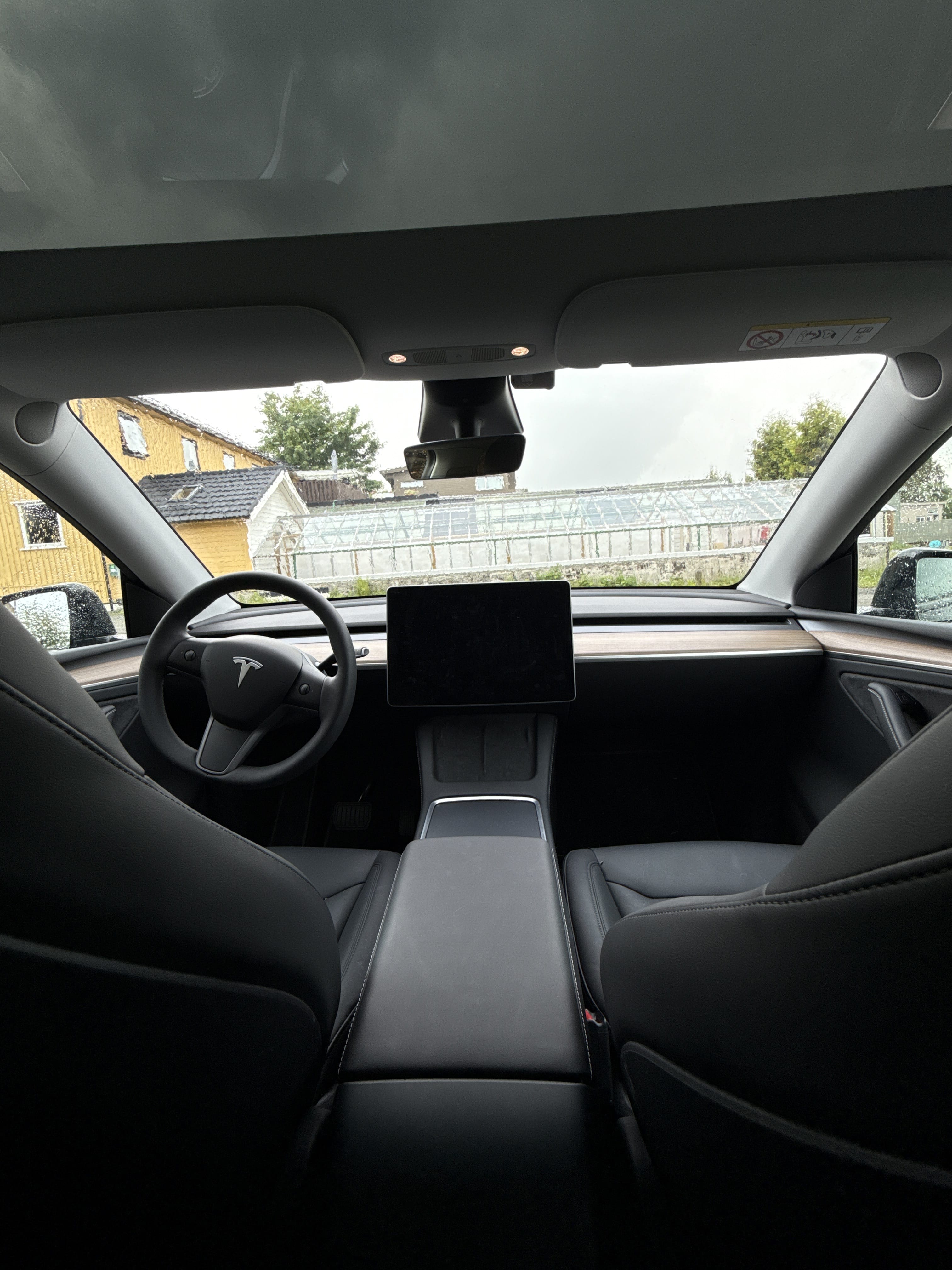 Tesla Model Y Long Range med Cruisekontroll