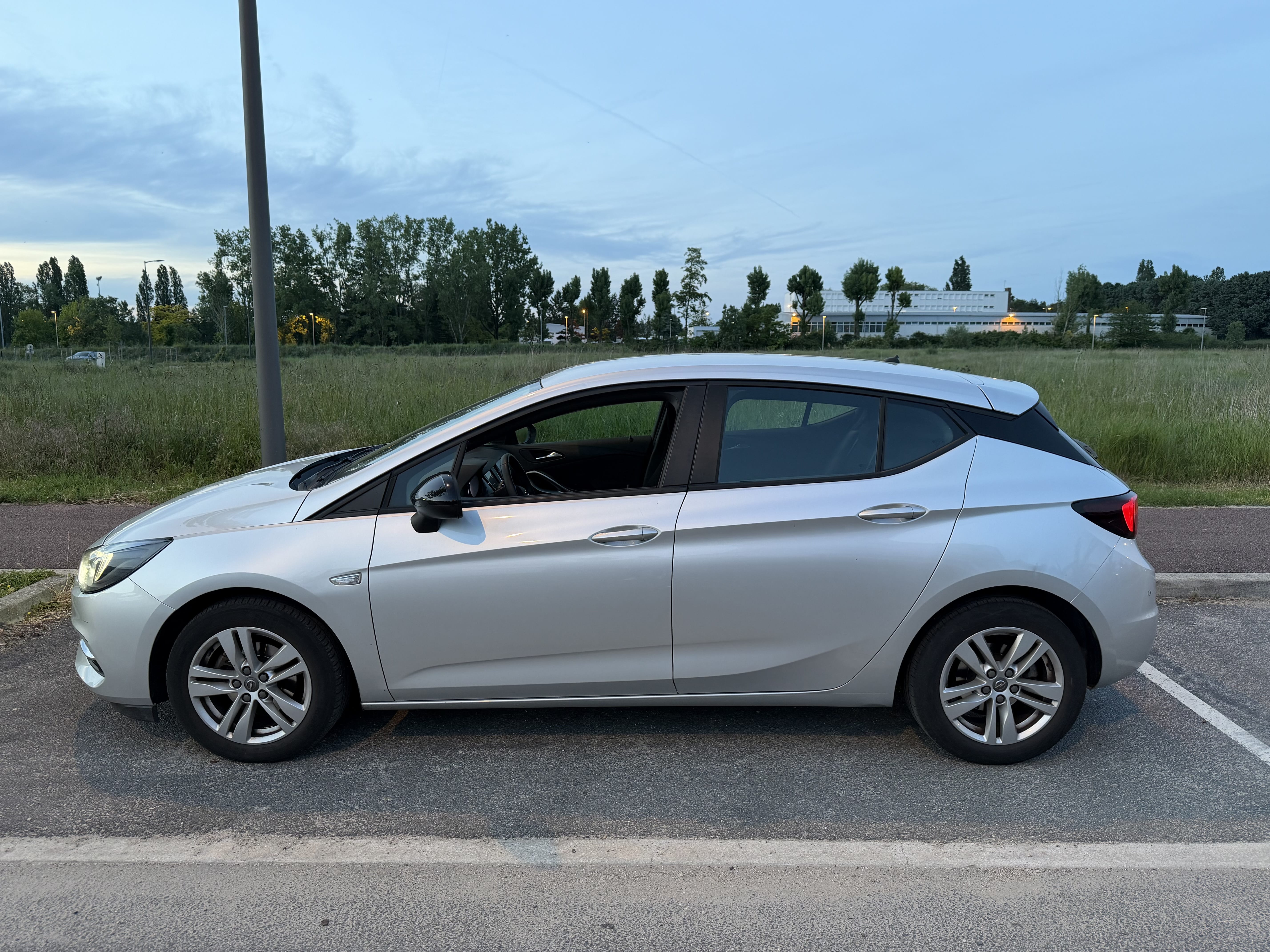 Opel Astra avec Régulateur de vitesse