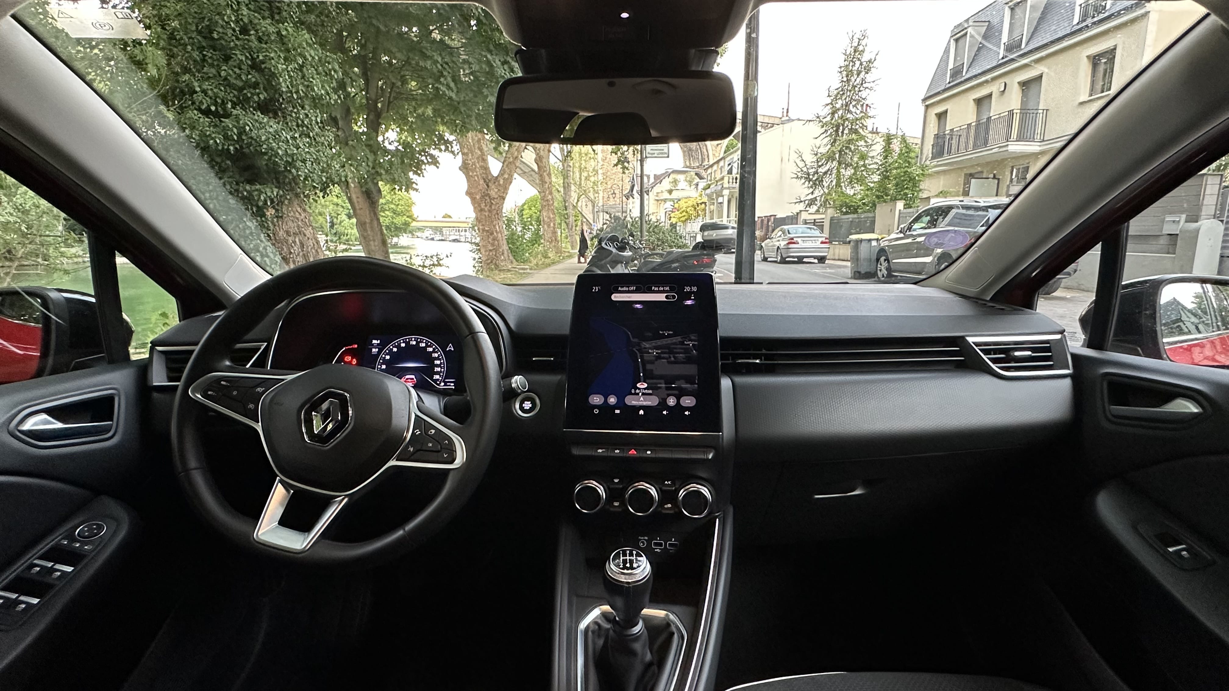 Renault Clio 1.0 TCe 100ch finition Intens avec GPS