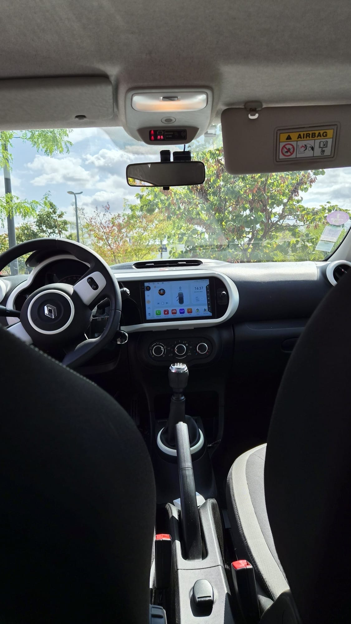 Renault Twingo III avec GPS
