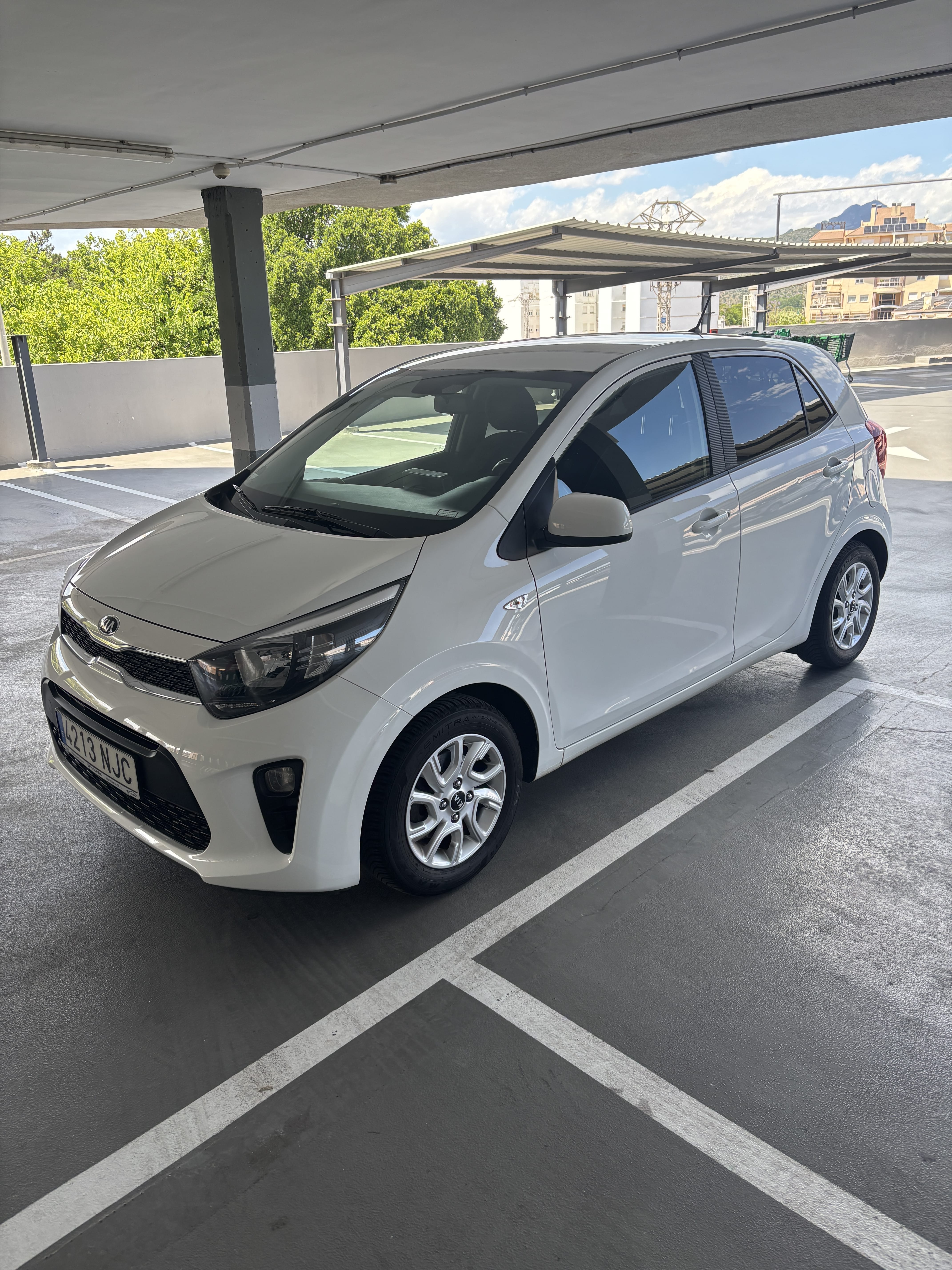 Kia Picanto 1.0 with Bluetooth audio