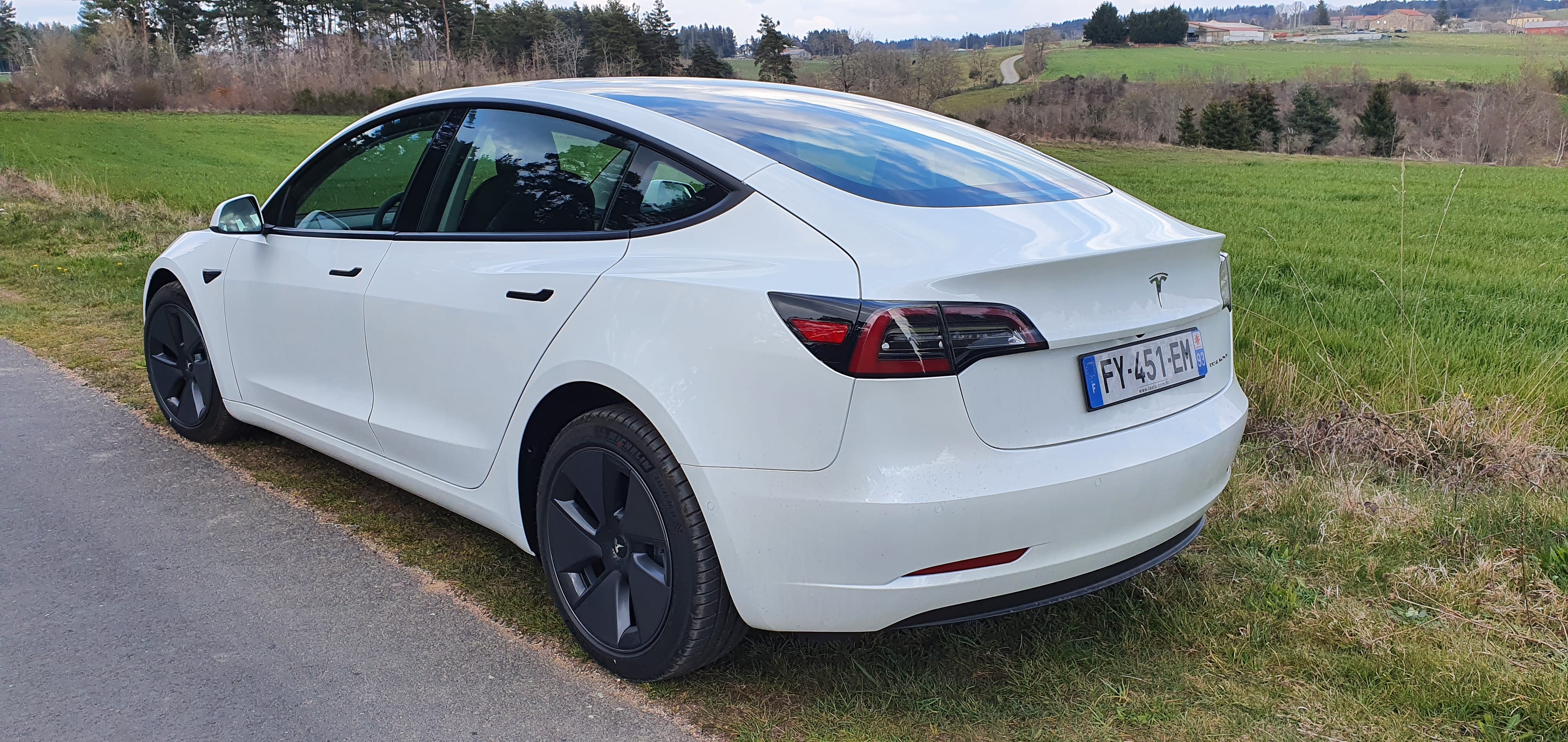 Tesla Model 3 Long Range avec GPS