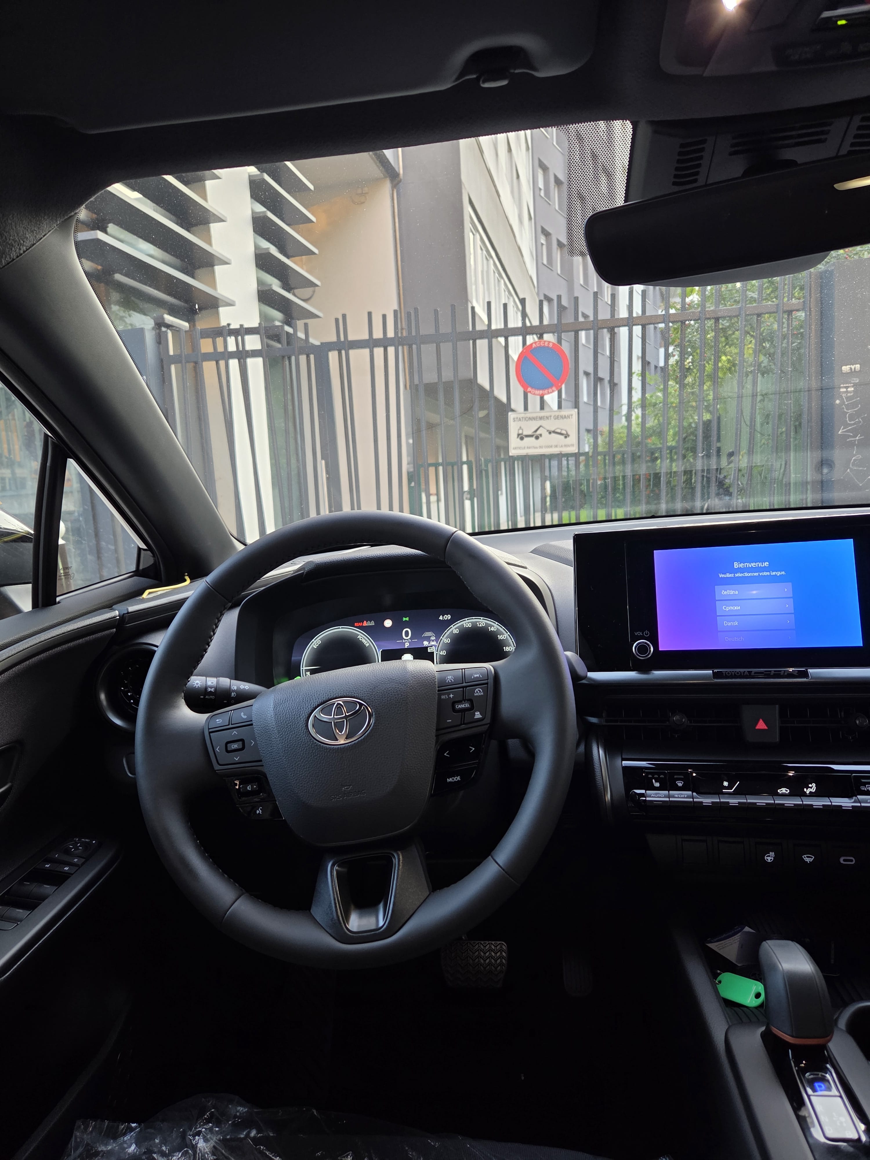 Toyota C-HR Hybrid avec GPS