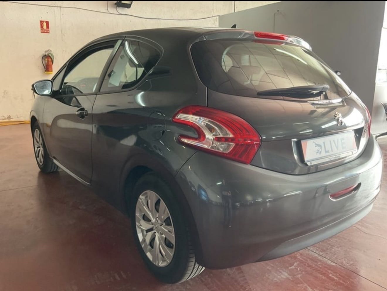 Peugeot 208 con Aire acondicionado