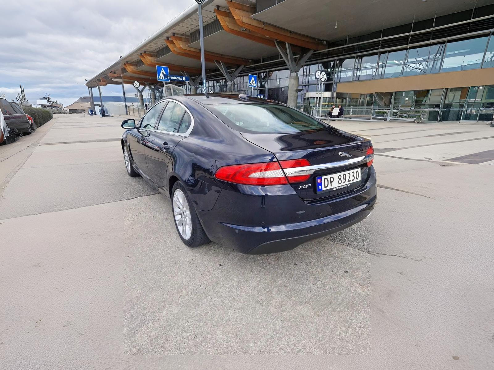 Jaguar XF 2.2 med Bluetooth audio
