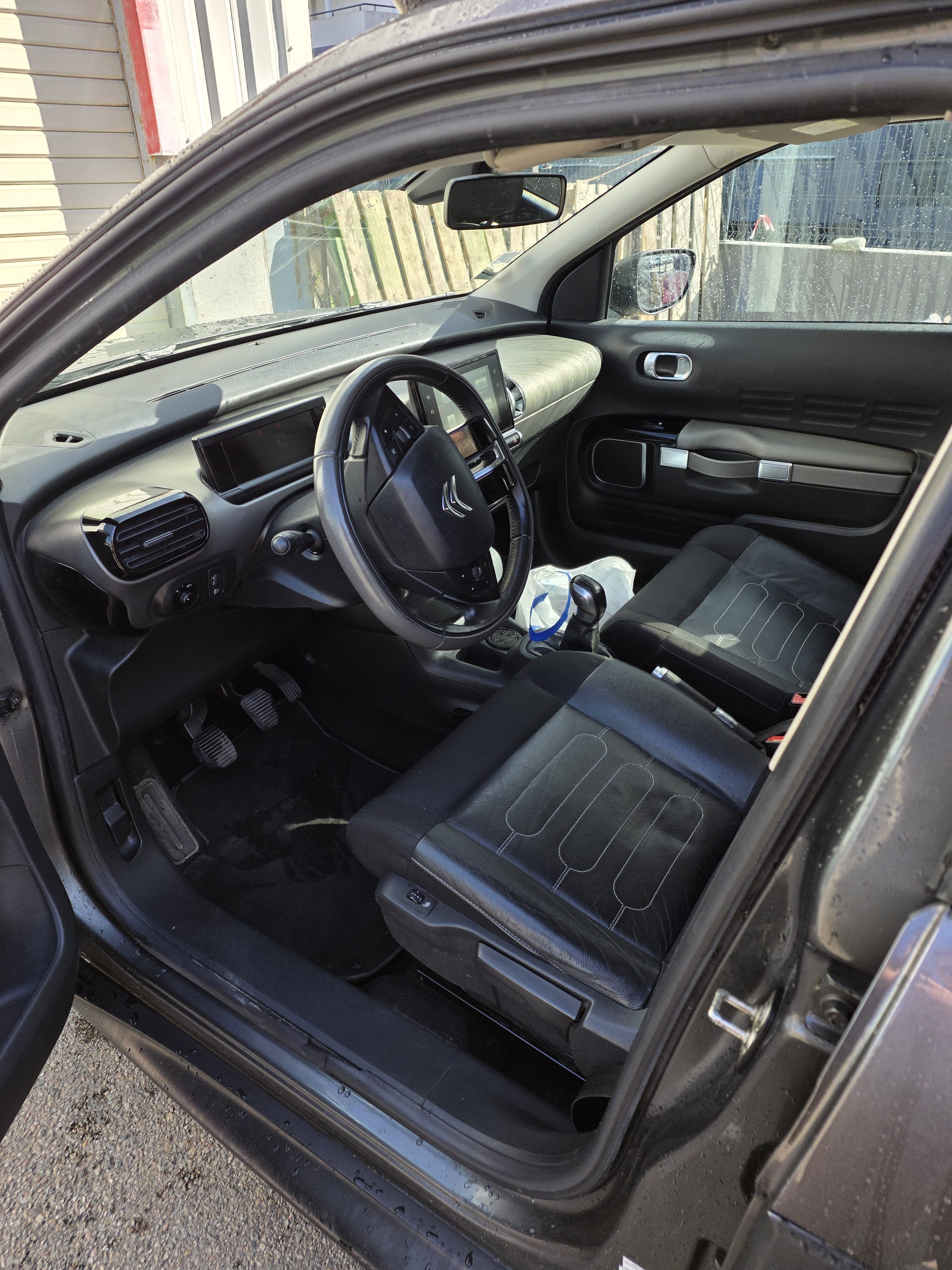 Citroen C4 Cactus with GPS