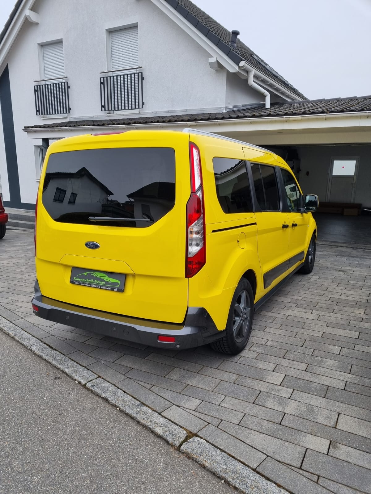 Ford Grand Tourneo Connect Utilitaire mit Rückfahrkamera
