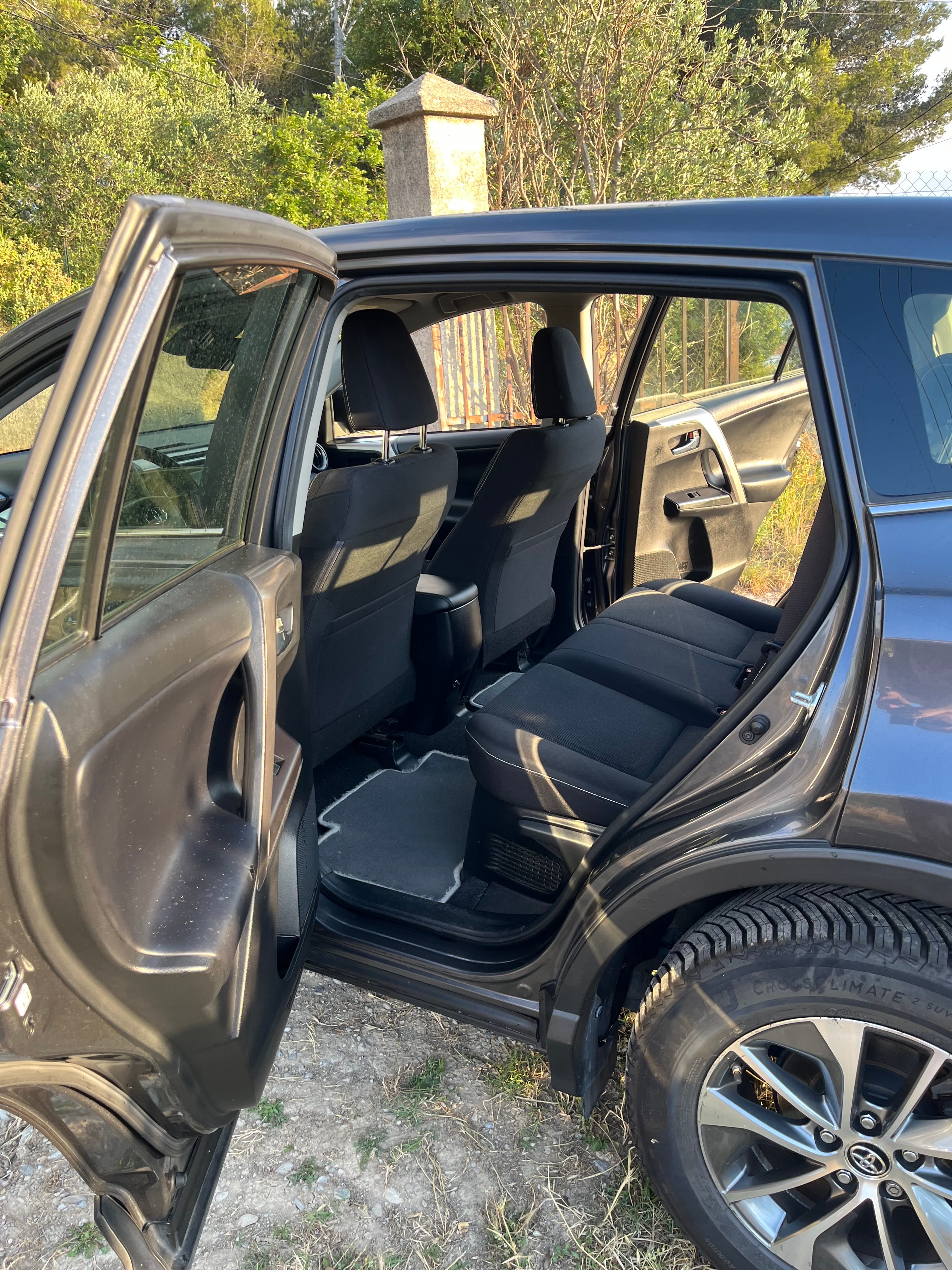 Toyota Rav4 Hybride avec Audio Bluetooth