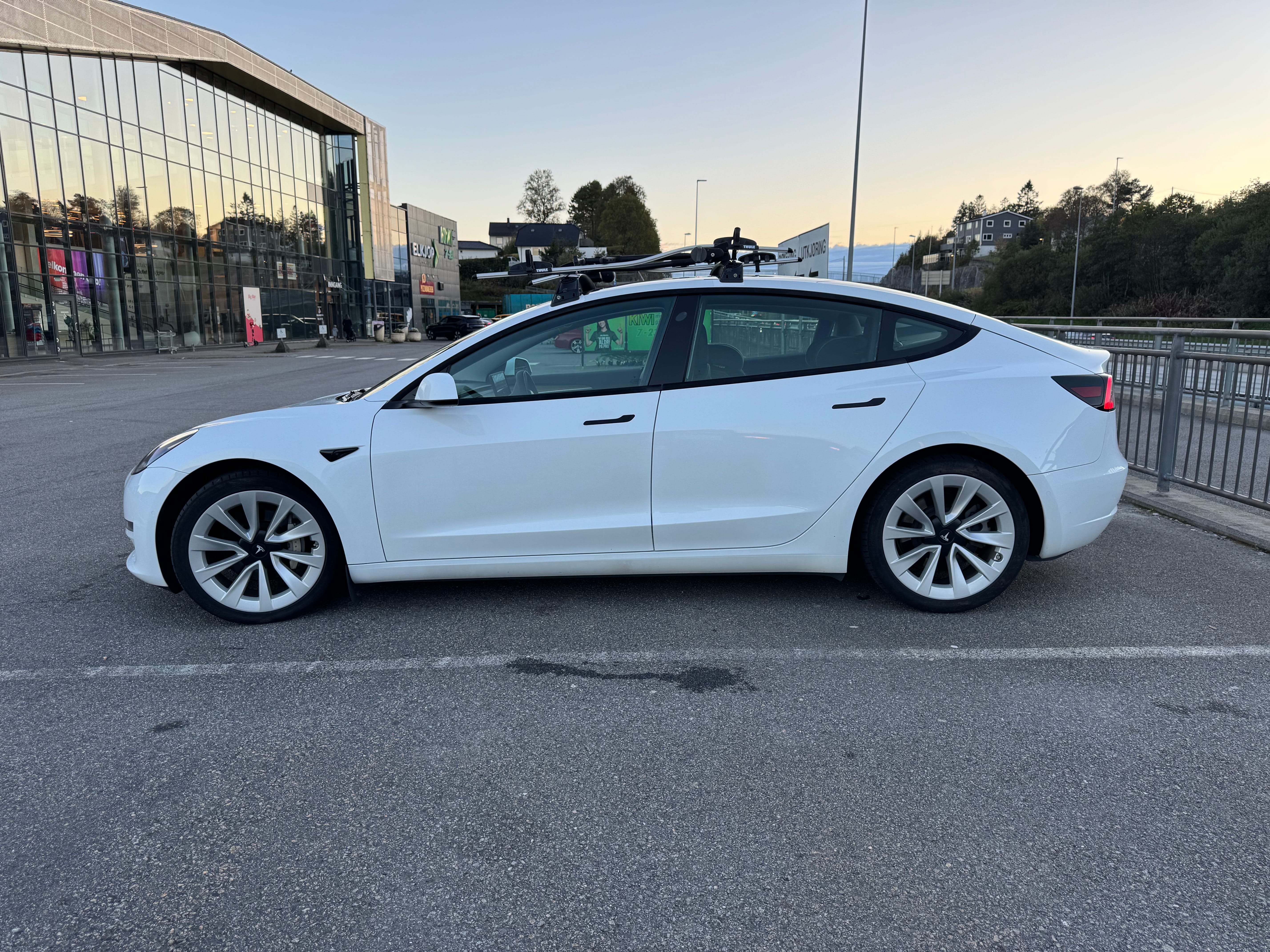 Tesla Model 3 Long Range med Aircondition