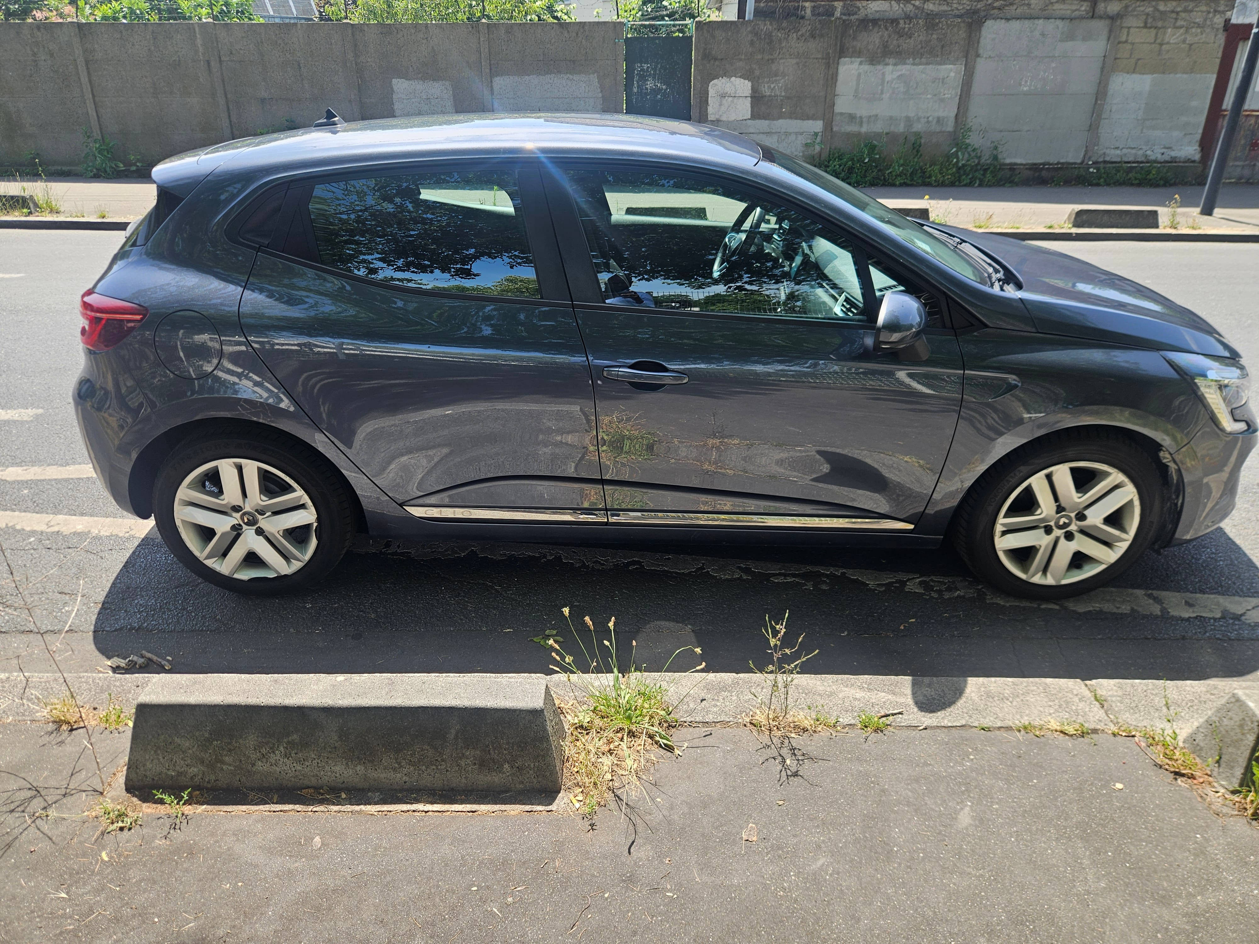 Renault Clio E-tech, 2021, Essence 95 / Électrique (hybride), automatique