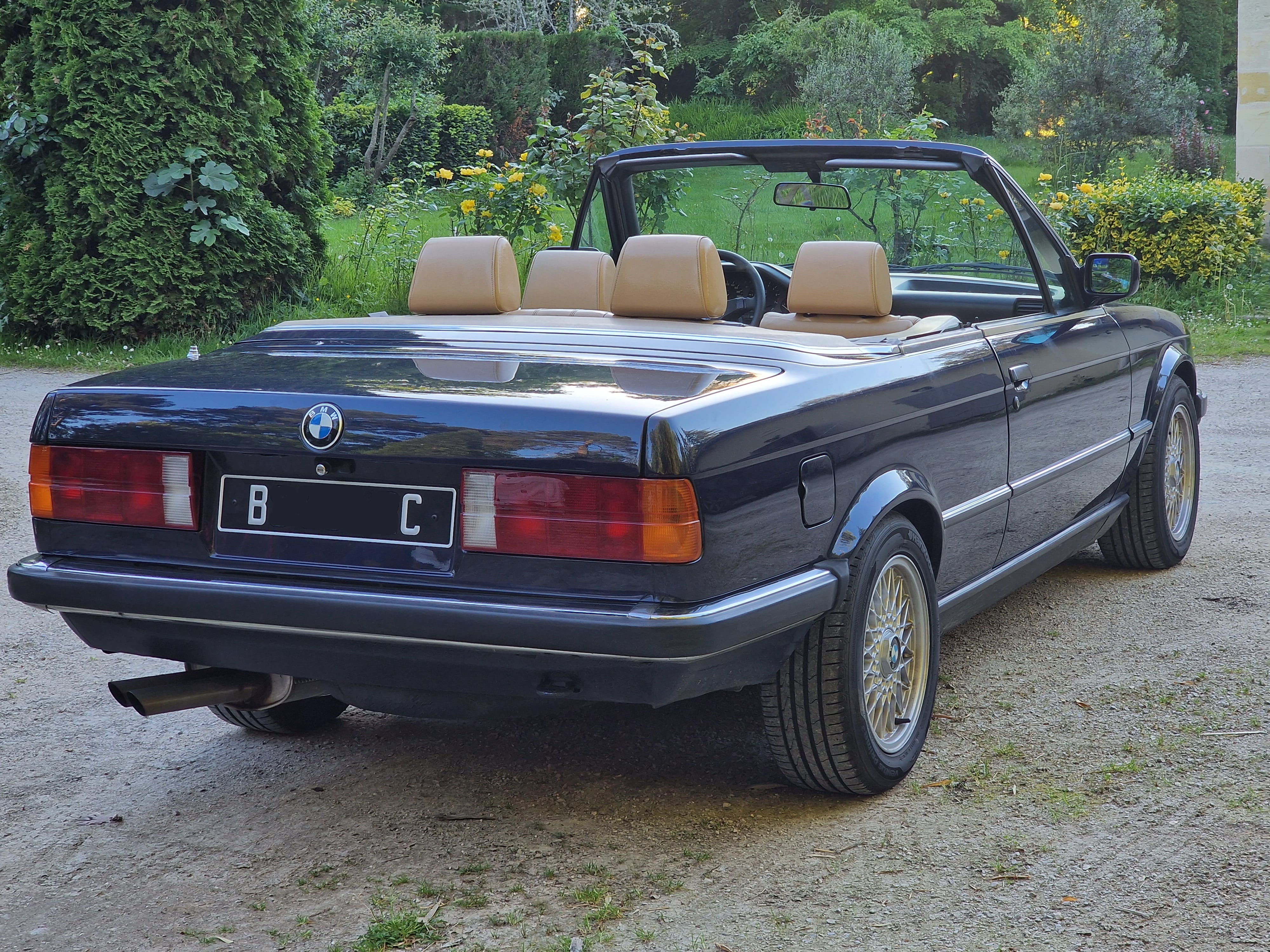 BMW Série 3 avec Autoradio