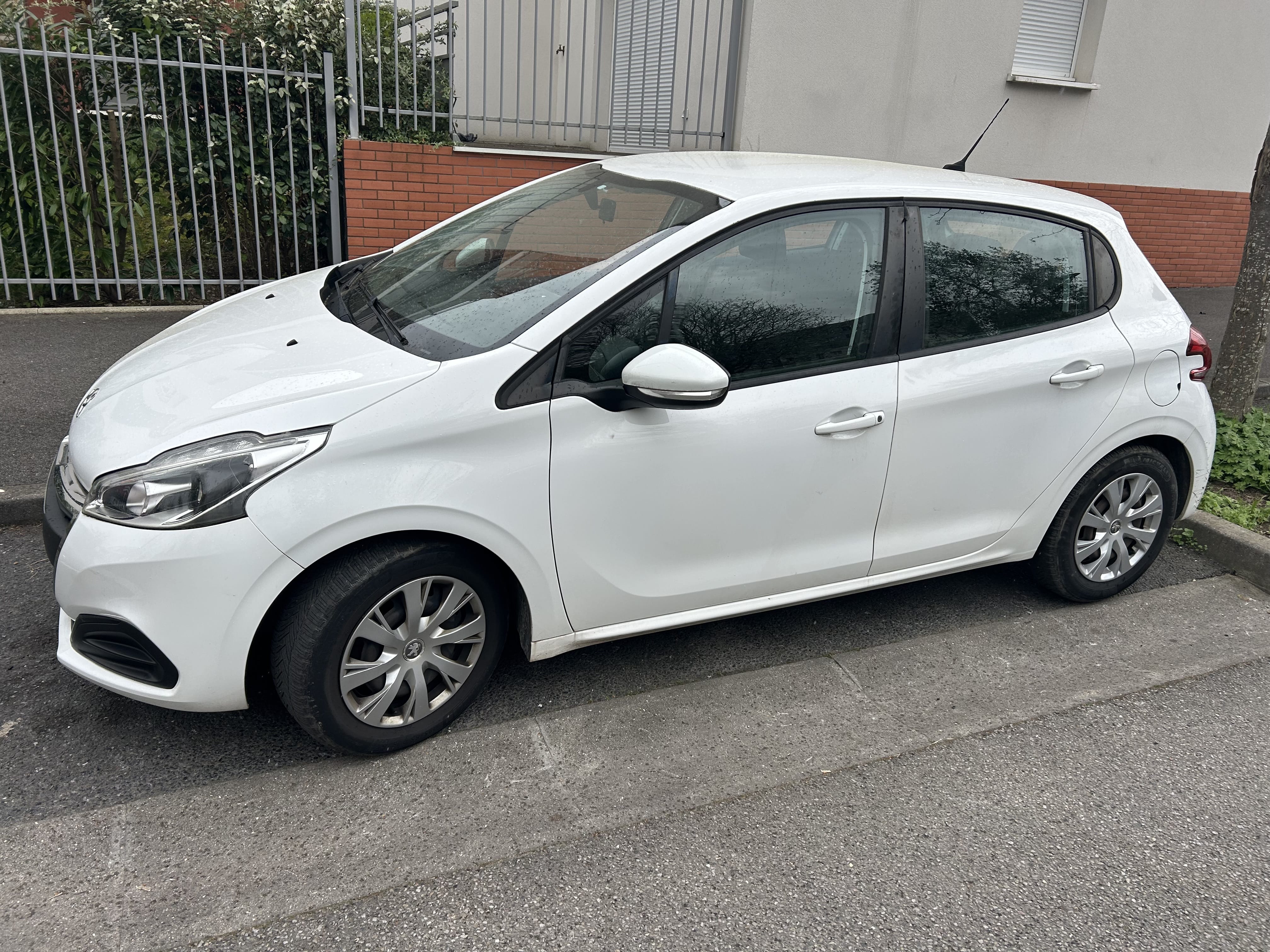 Peugeot 208, 2018, Essence 95