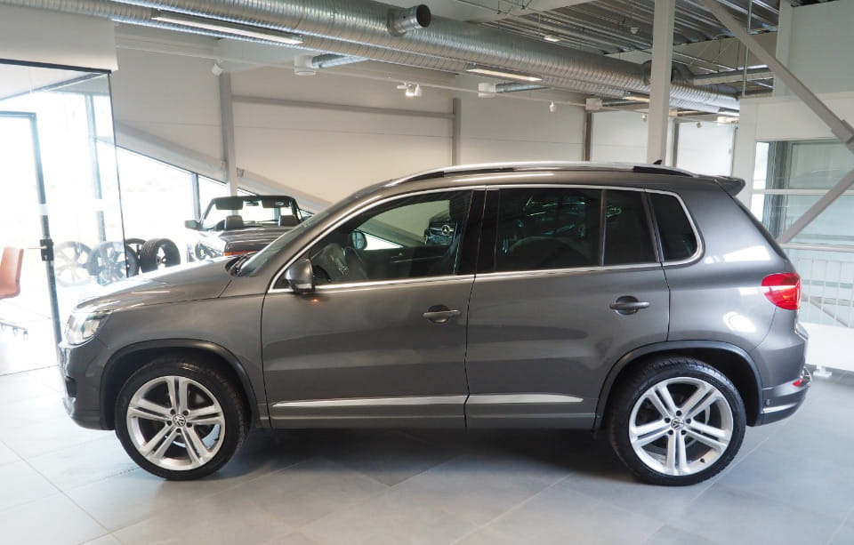 Volkswagen Tiguan SE R-Line Black 4MOTION med Aircondition