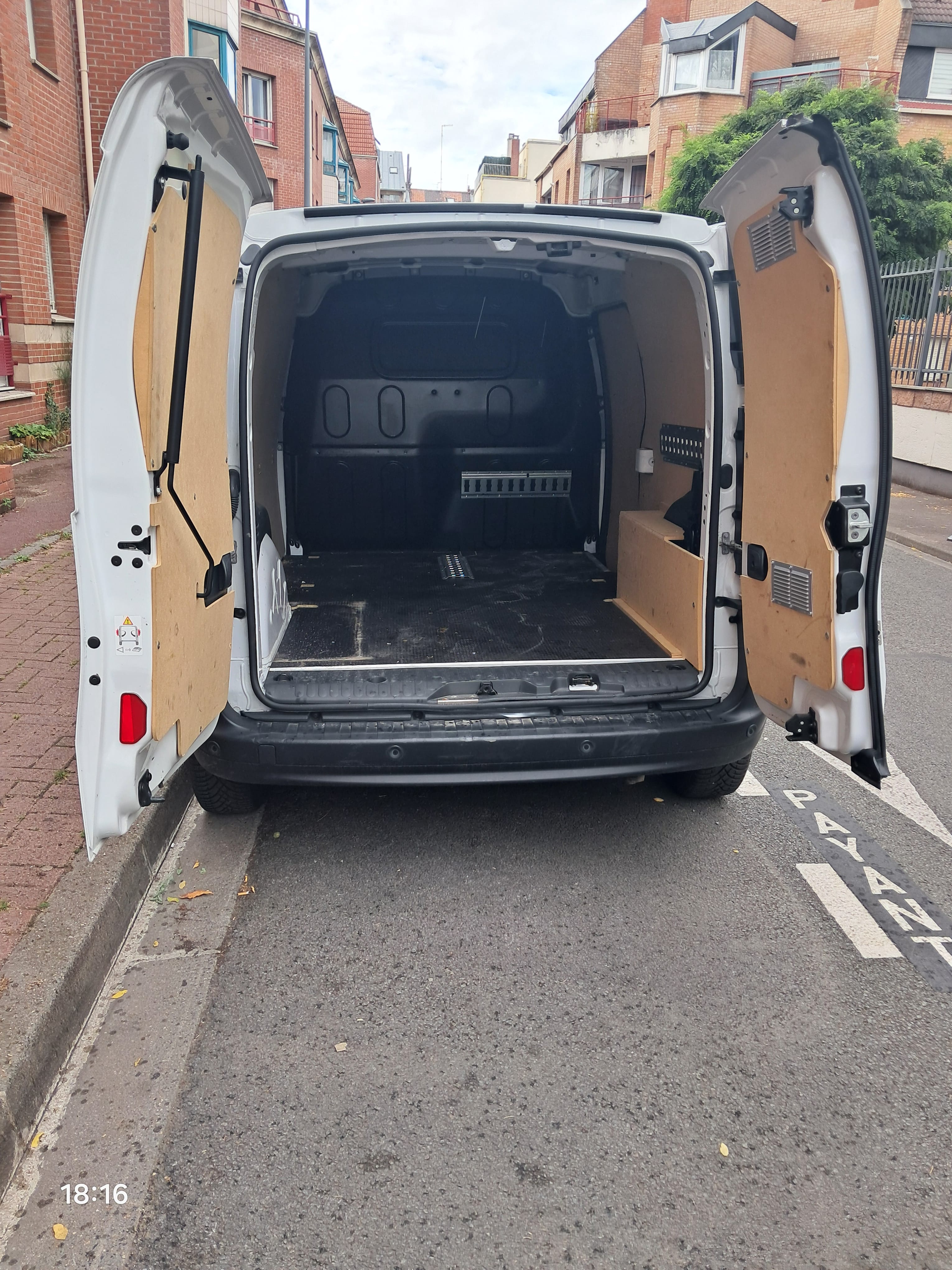 Renault Kangoo Express avec Entrée audio / iPod