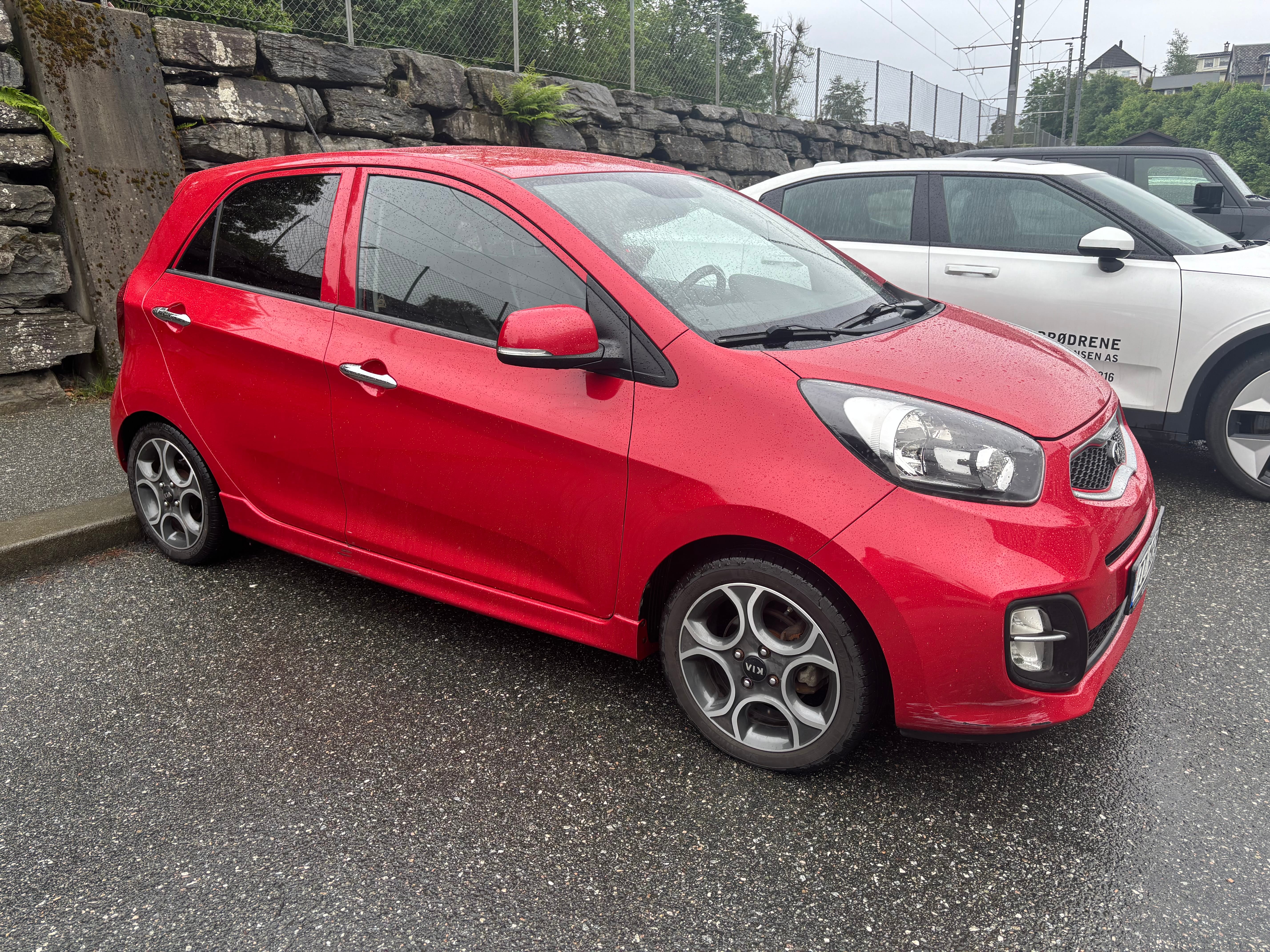 Kia Picanto 5 seter, rød, 2014, Blyfri 95