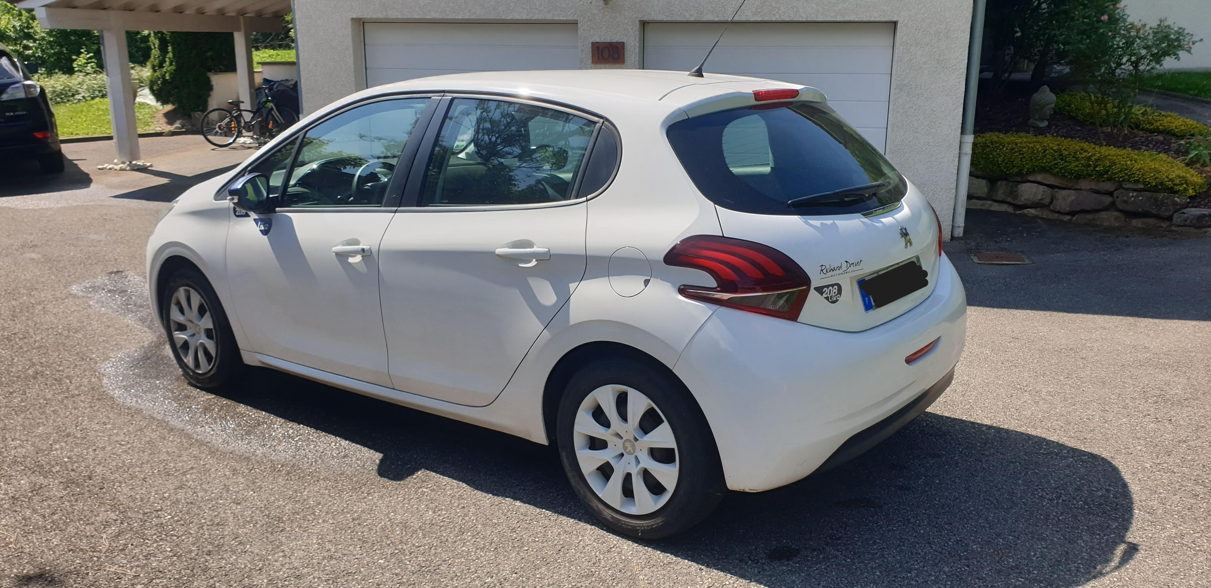 Peugeot 208 avec Climatisation