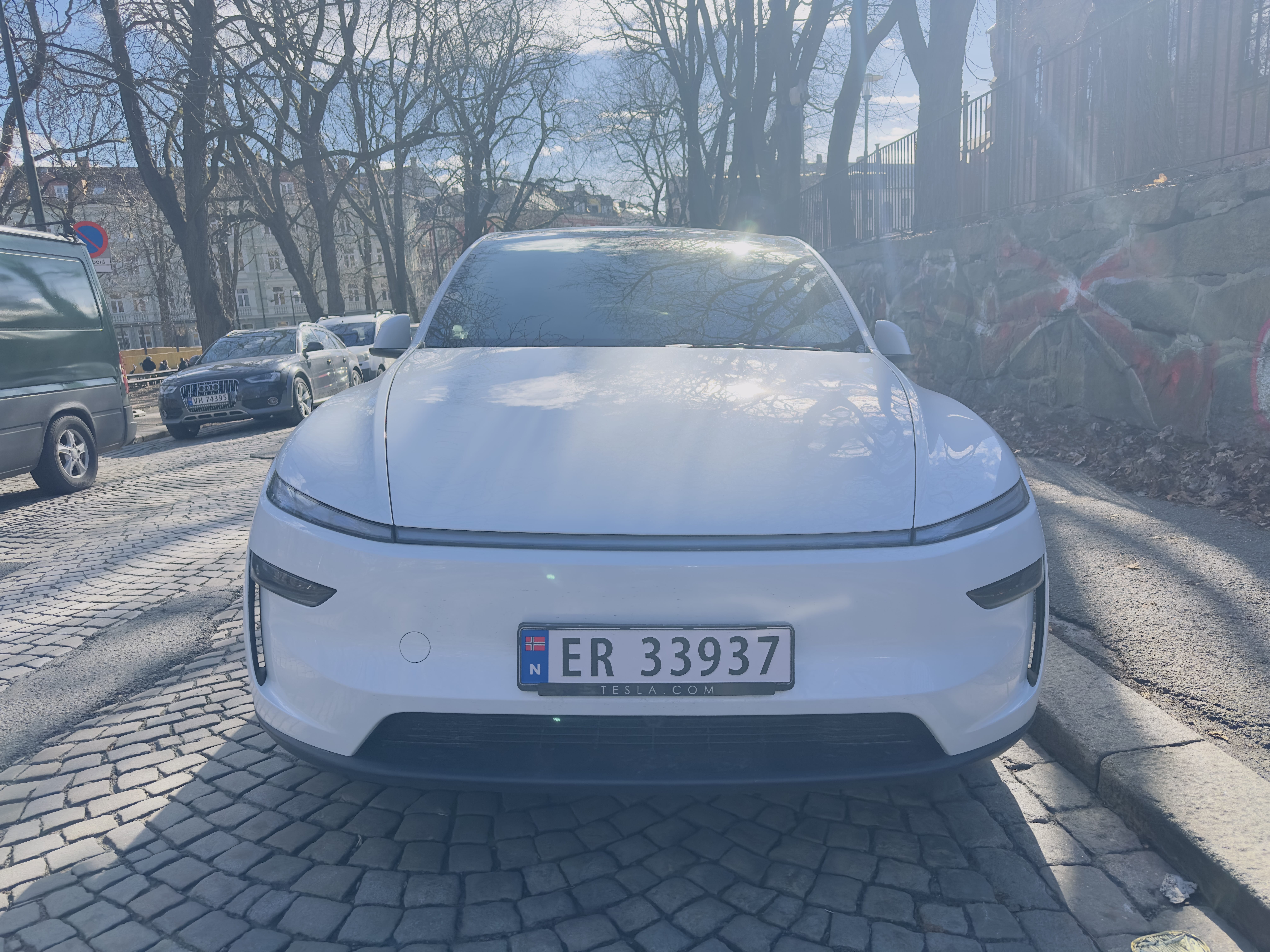 Tesla Model Y Performance med Cruisekontroll
