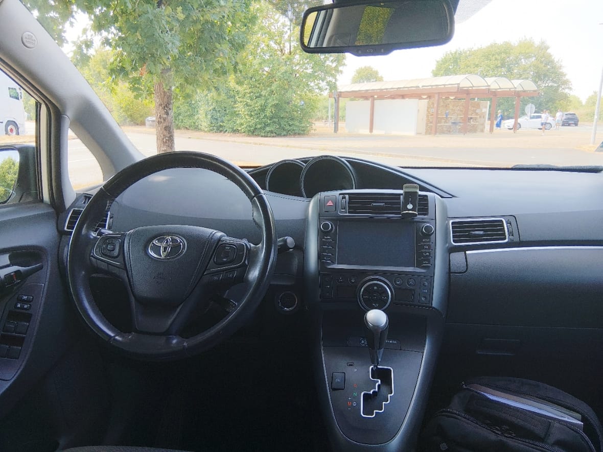 Toyota Verso Monospace 5 places boîte automatique avec Audio Bluetooth