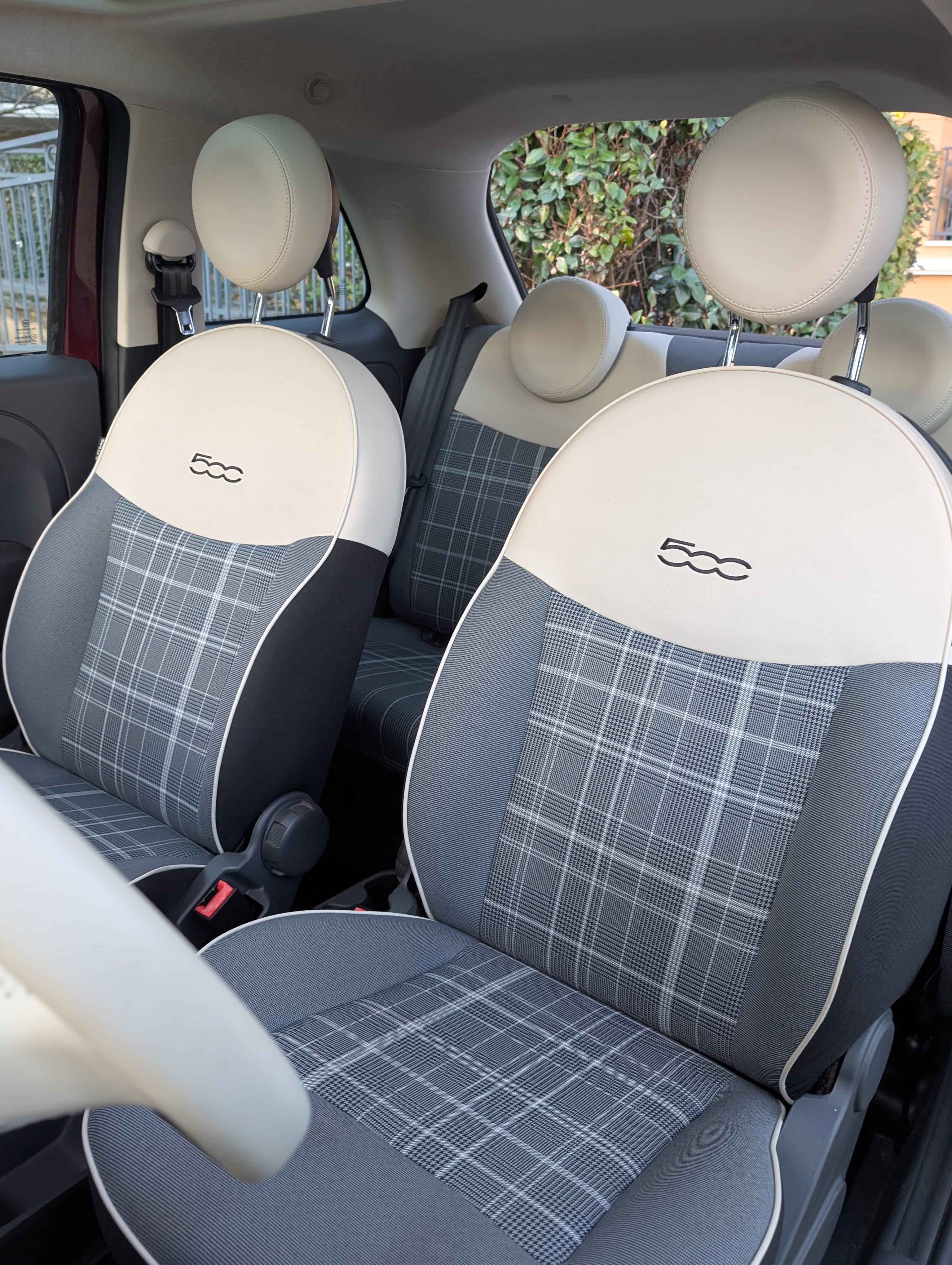 Fiat 500 Lounge boite auto avec Apple CarPlay