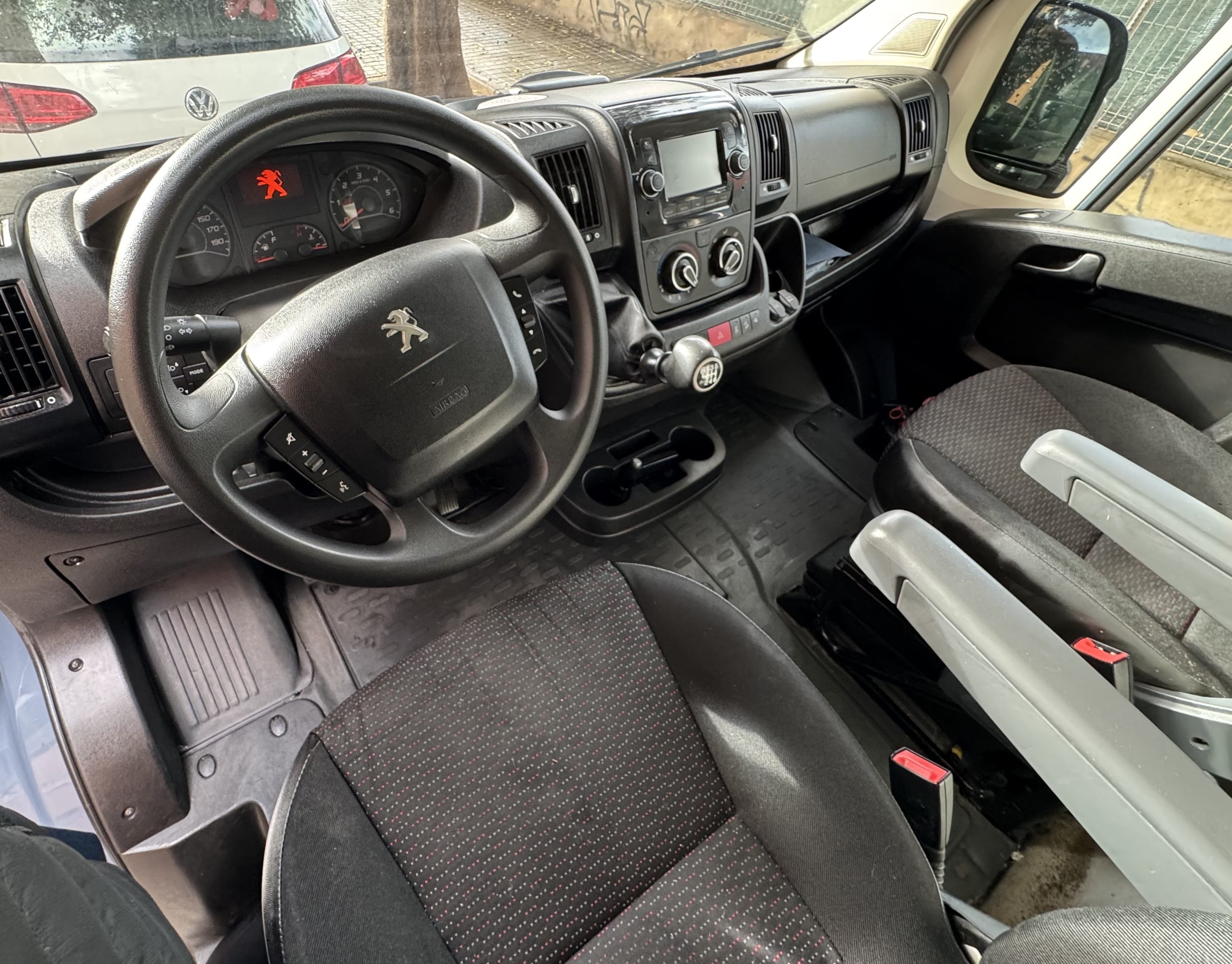 Peugeot Boxer 2.2 BlueHD with Bluetooth audio