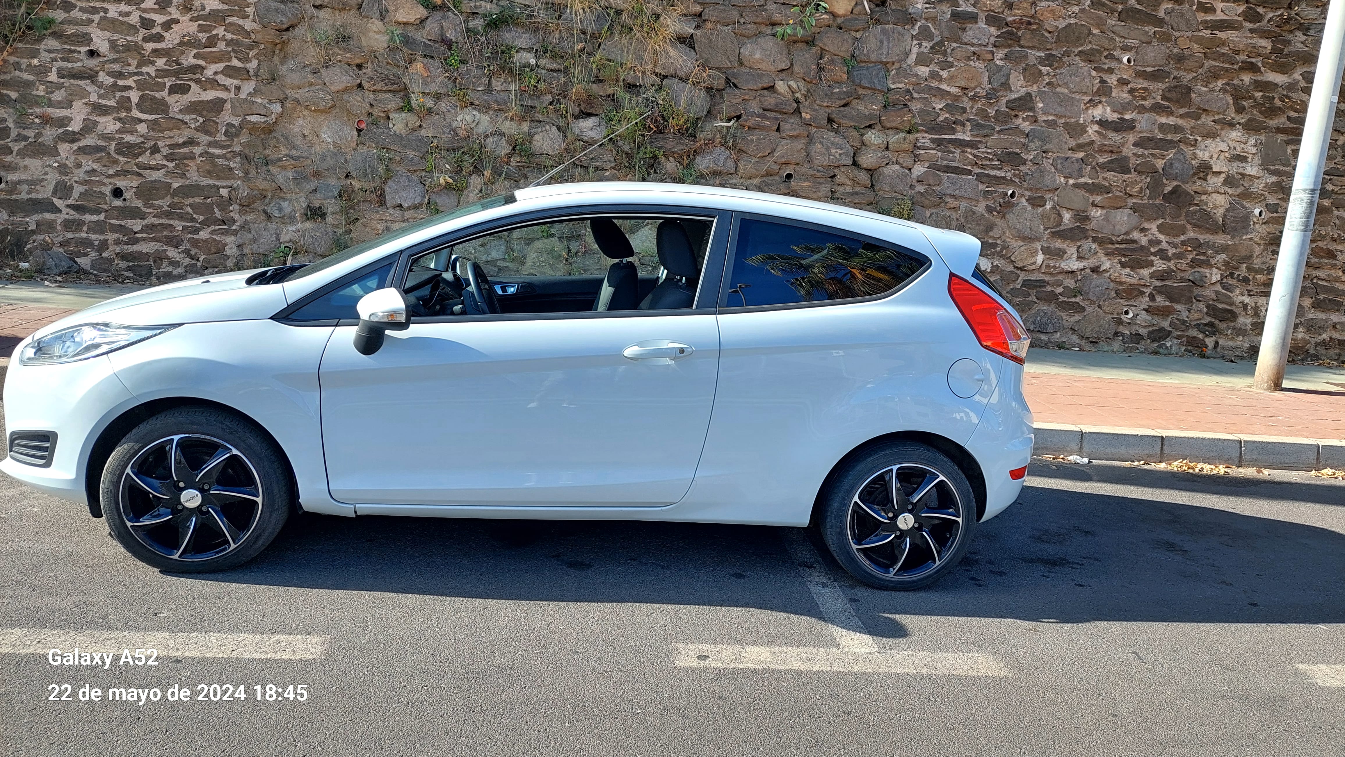 Ford Fiesta Business Ford Fiesta 1.0 EcoBoost Trend - Gasolina - Manual - 100 hp avec Régulateur de vitesse