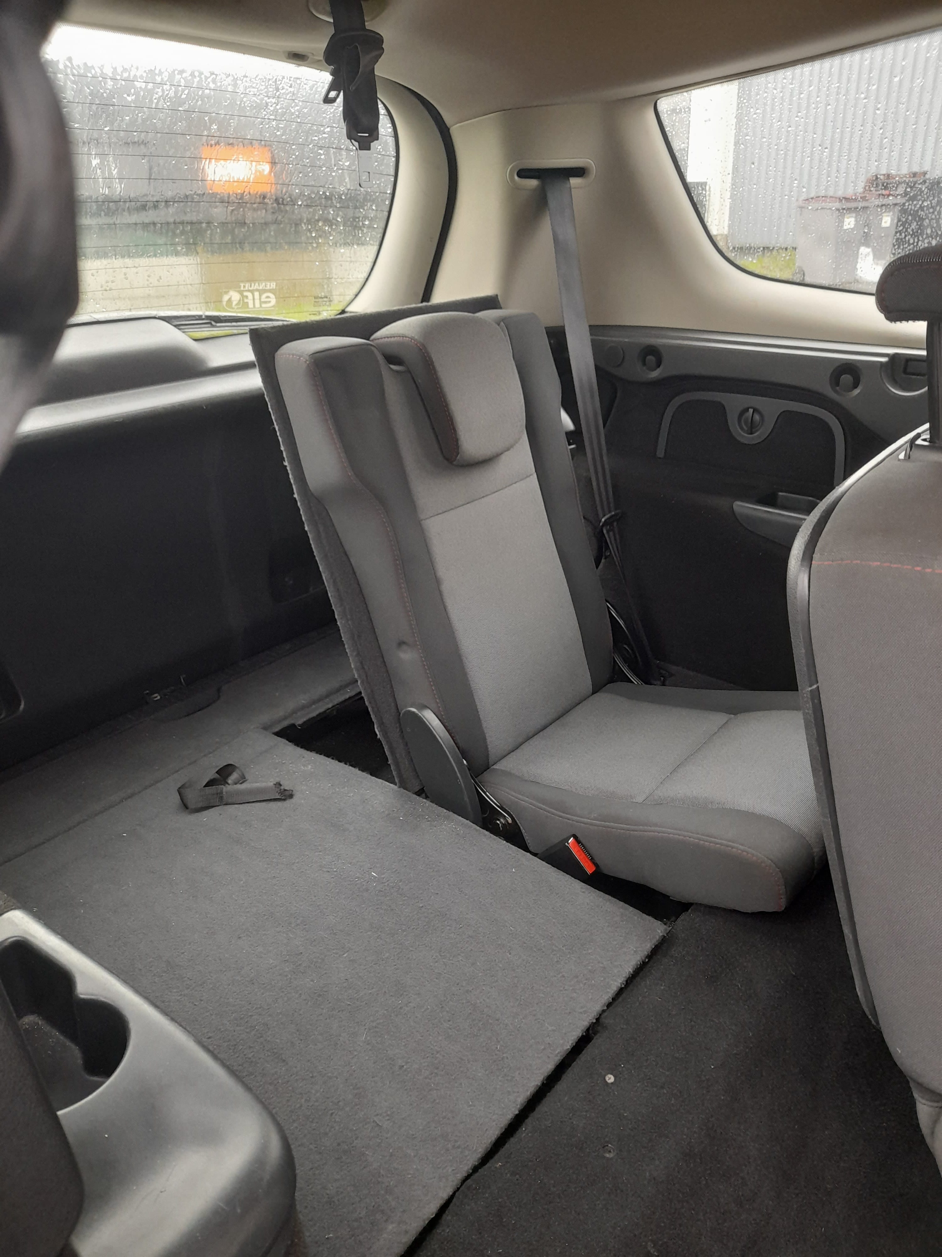 Renault Grand Scenic III PHASE 3 7 Places BUSINESS 1.5L DCI 11O CH BOITE AUTO EDC avec Audio Bluetooth