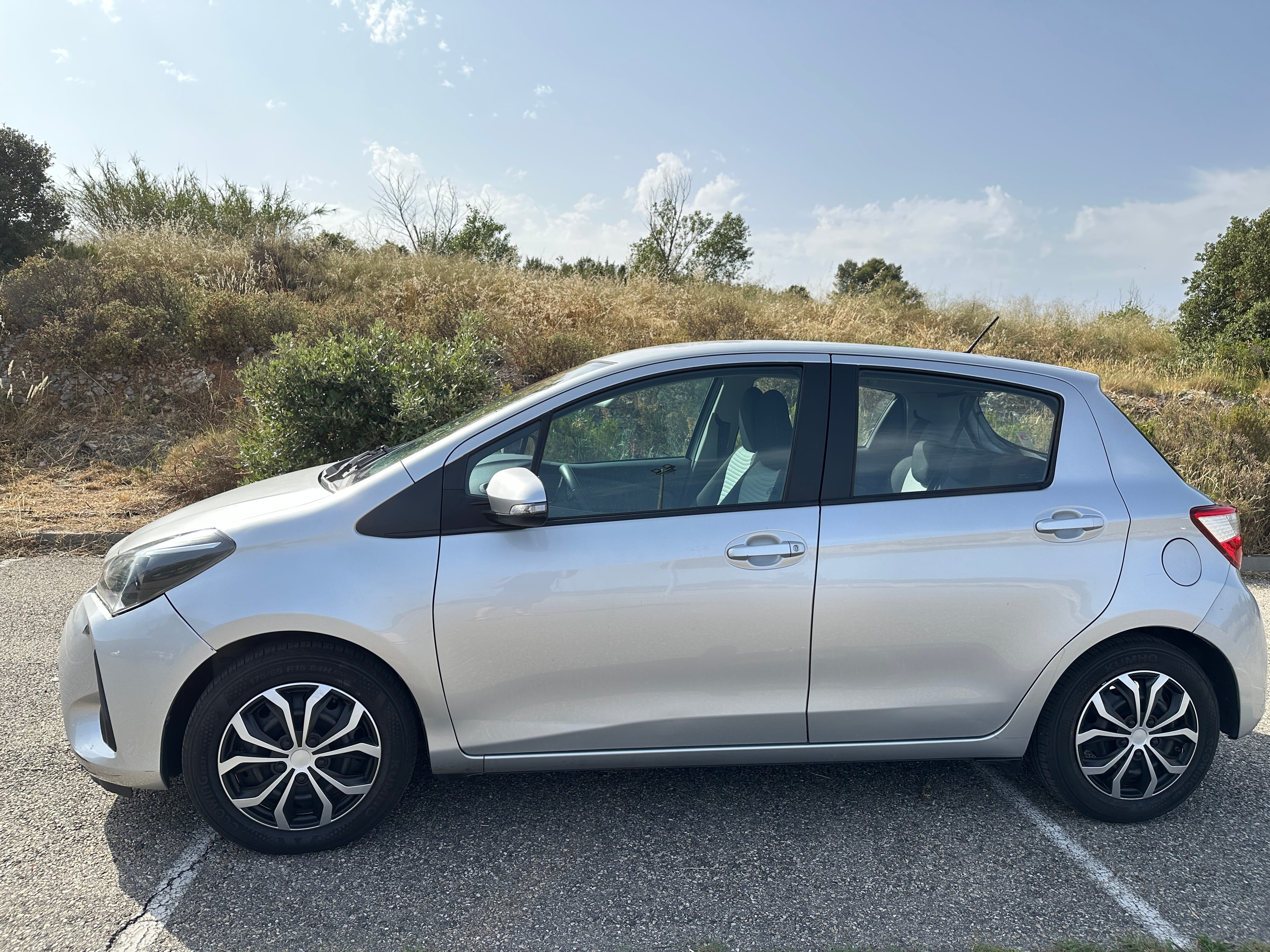 Toyota Yaris 5-Door L avec Climatisation
