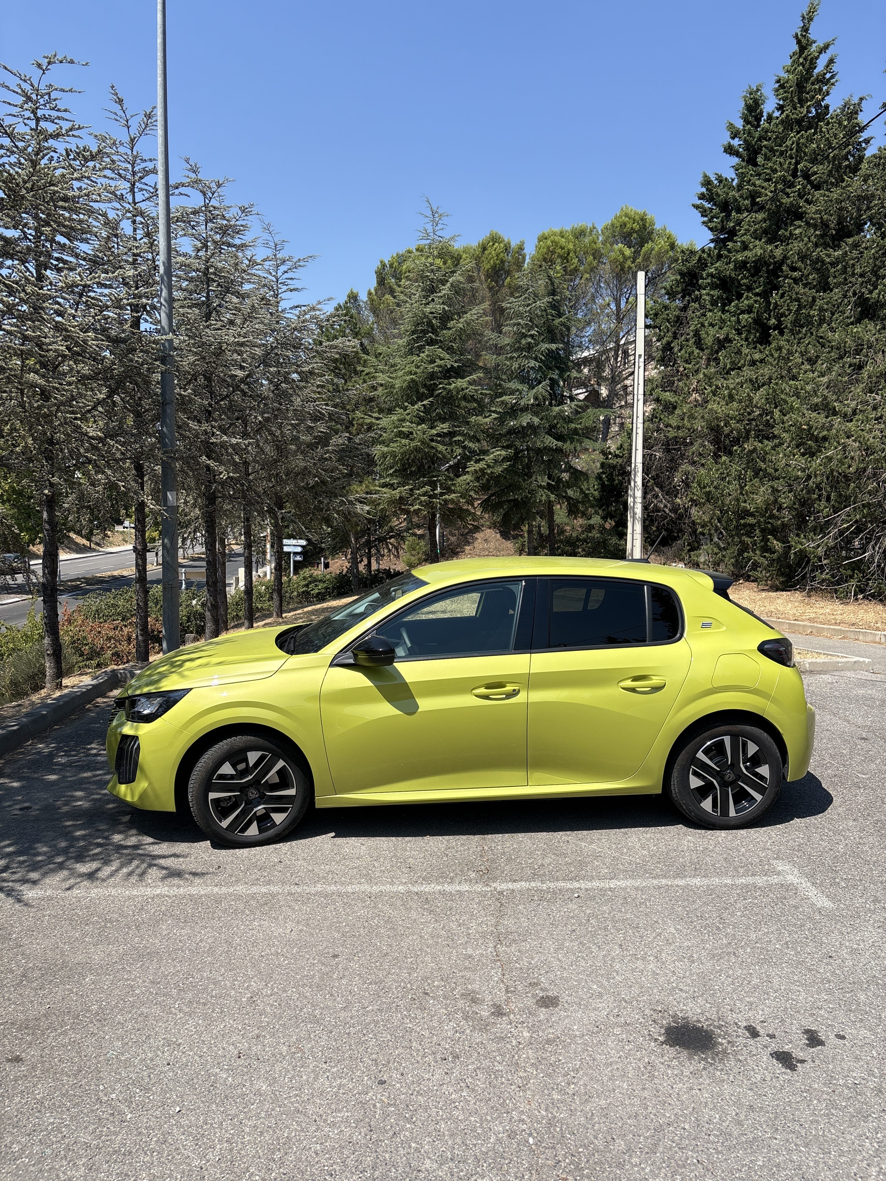 Peugeot e-208 Style avec Climatisation
